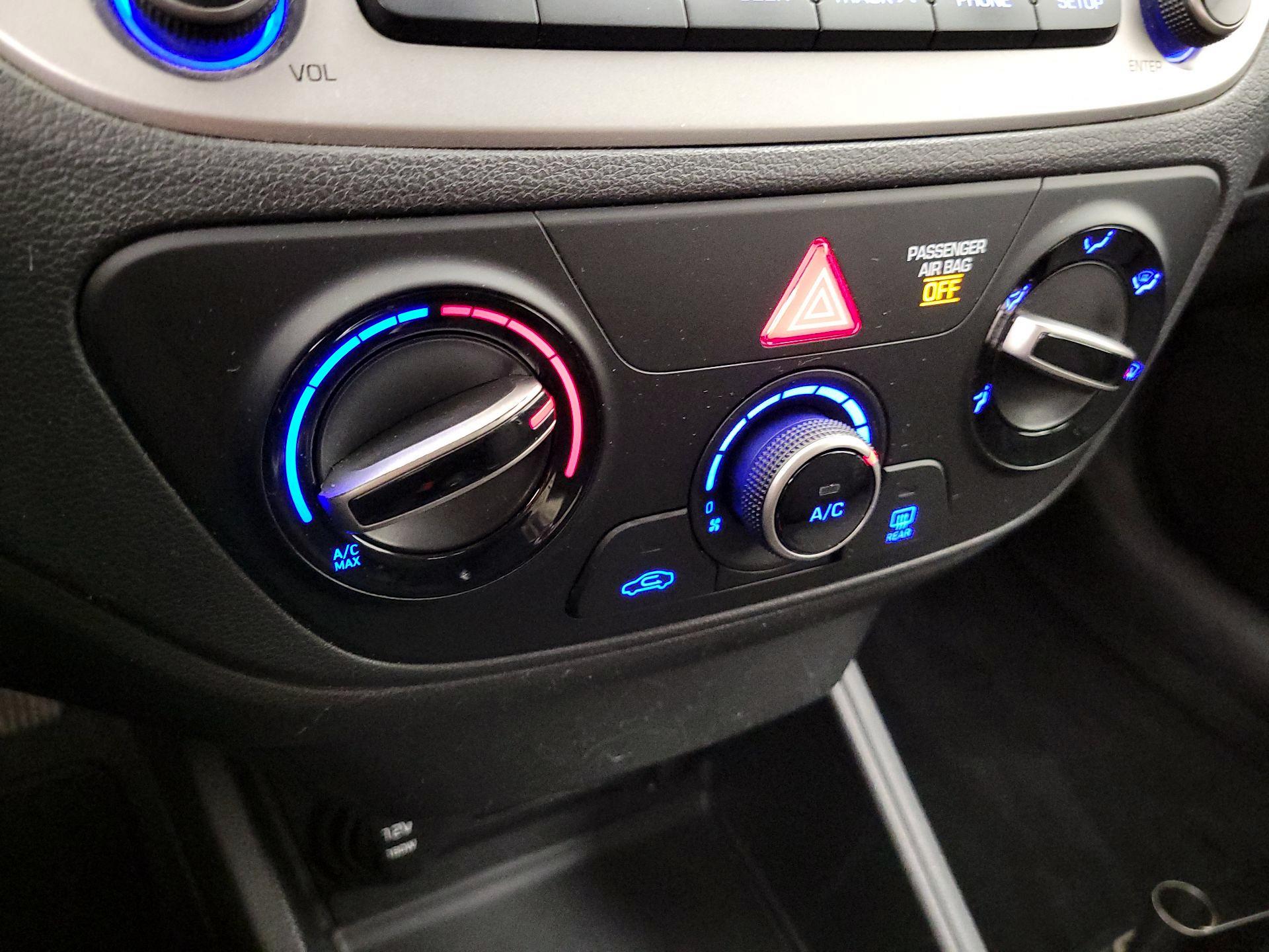 Thumbnail: 2020 Hyundai Accent - 15