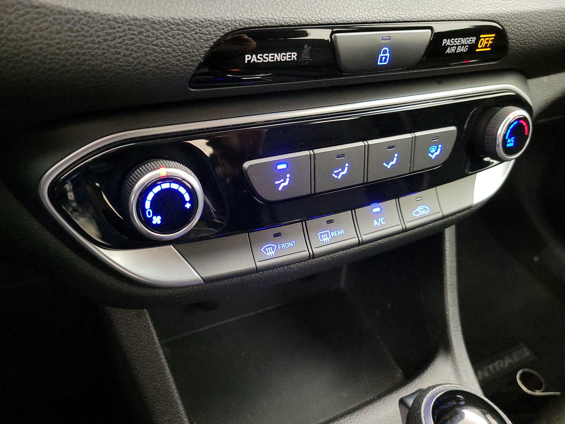 Thumbnail: 2018 Hyundai Elantra - 15