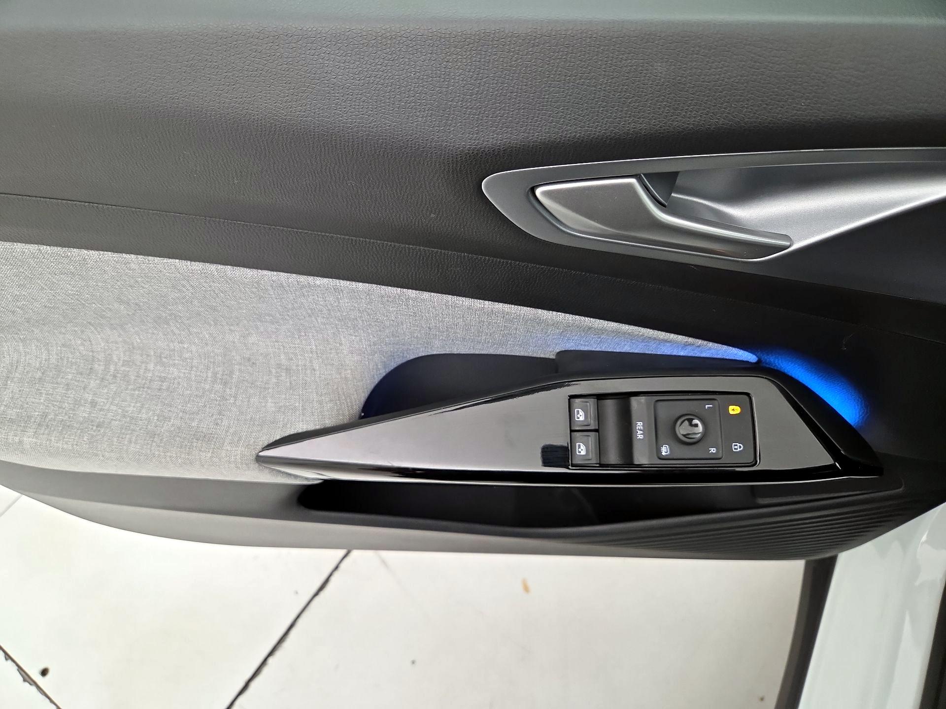 Thumbnail: 2023 Volkswagen ID.4 - 12