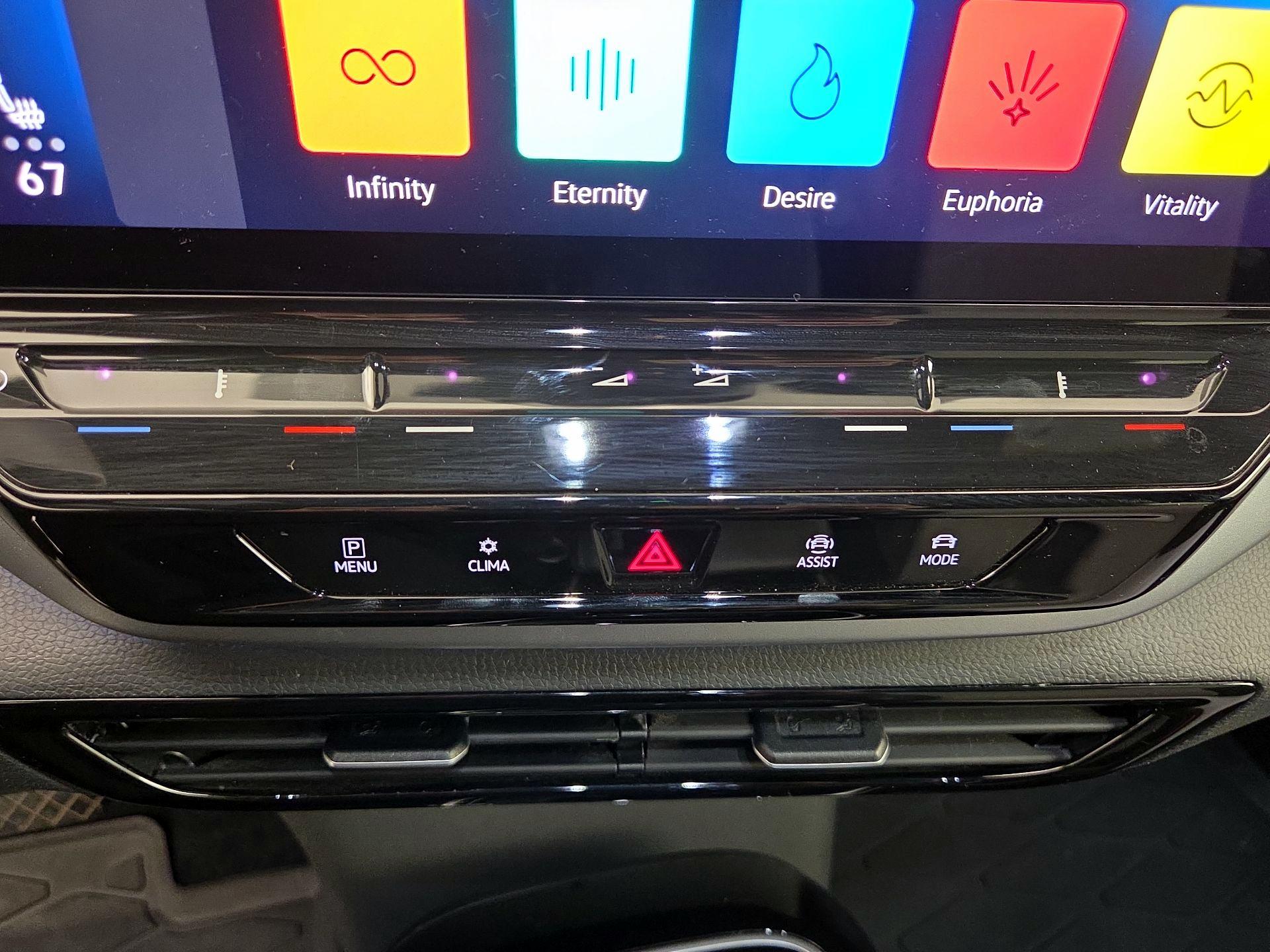 Thumbnail: 2023 Volkswagen ID.4 - 17