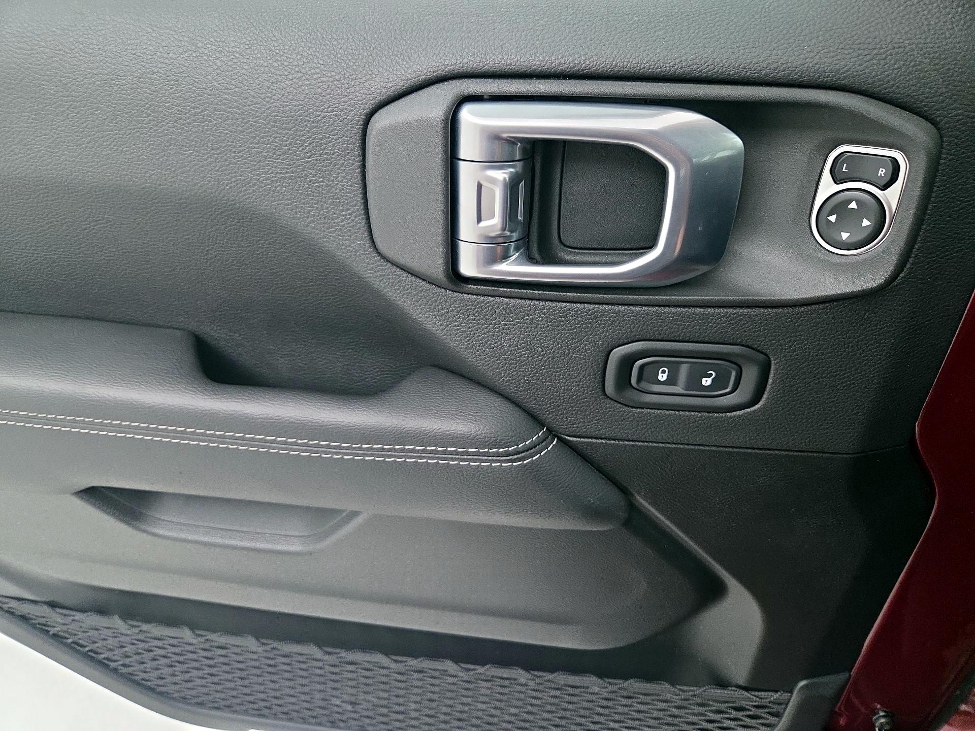 Thumbnail: 2022 Jeep Gladiator - 12