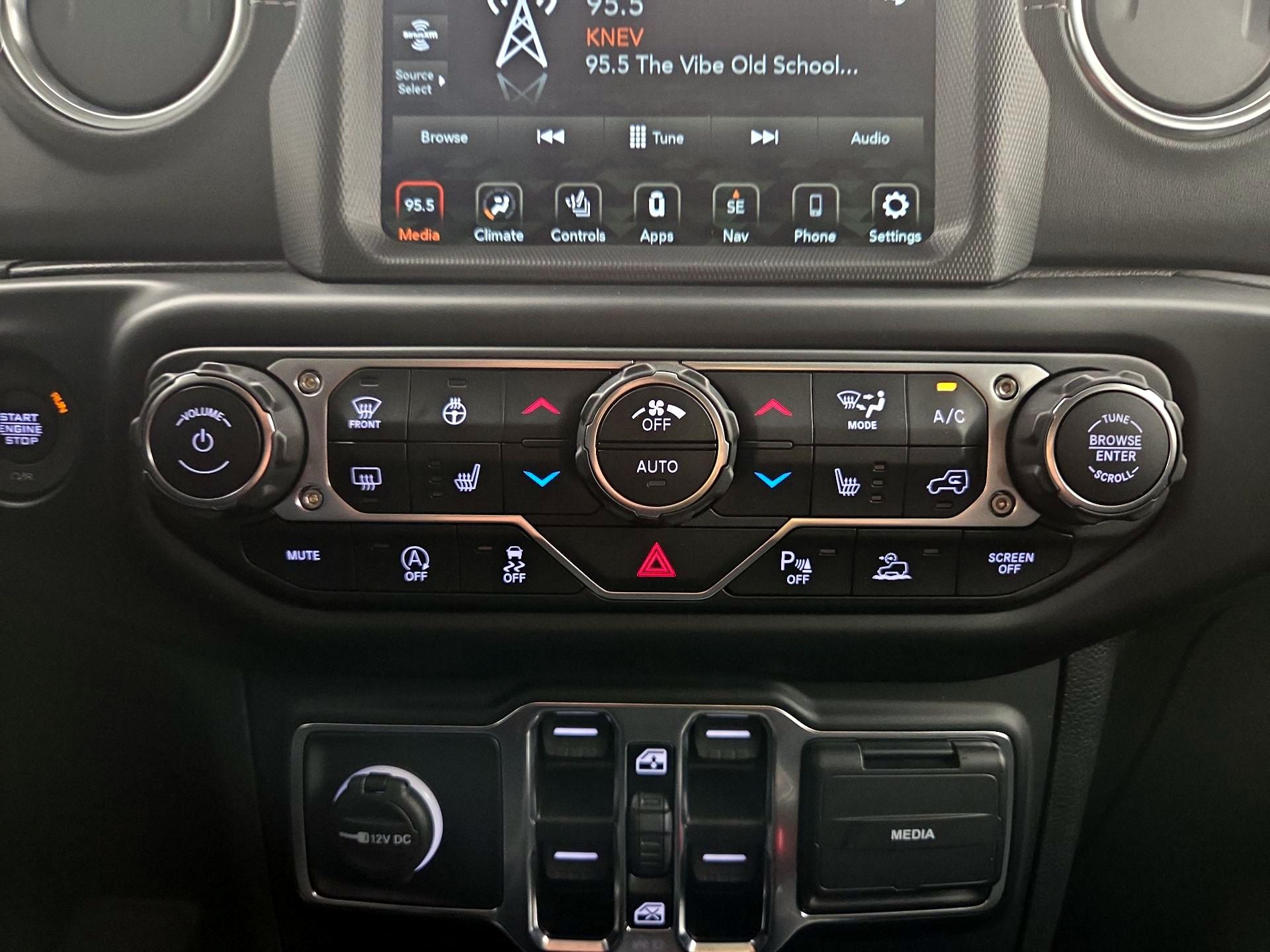 Thumbnail: 2022 Jeep Gladiator - 17