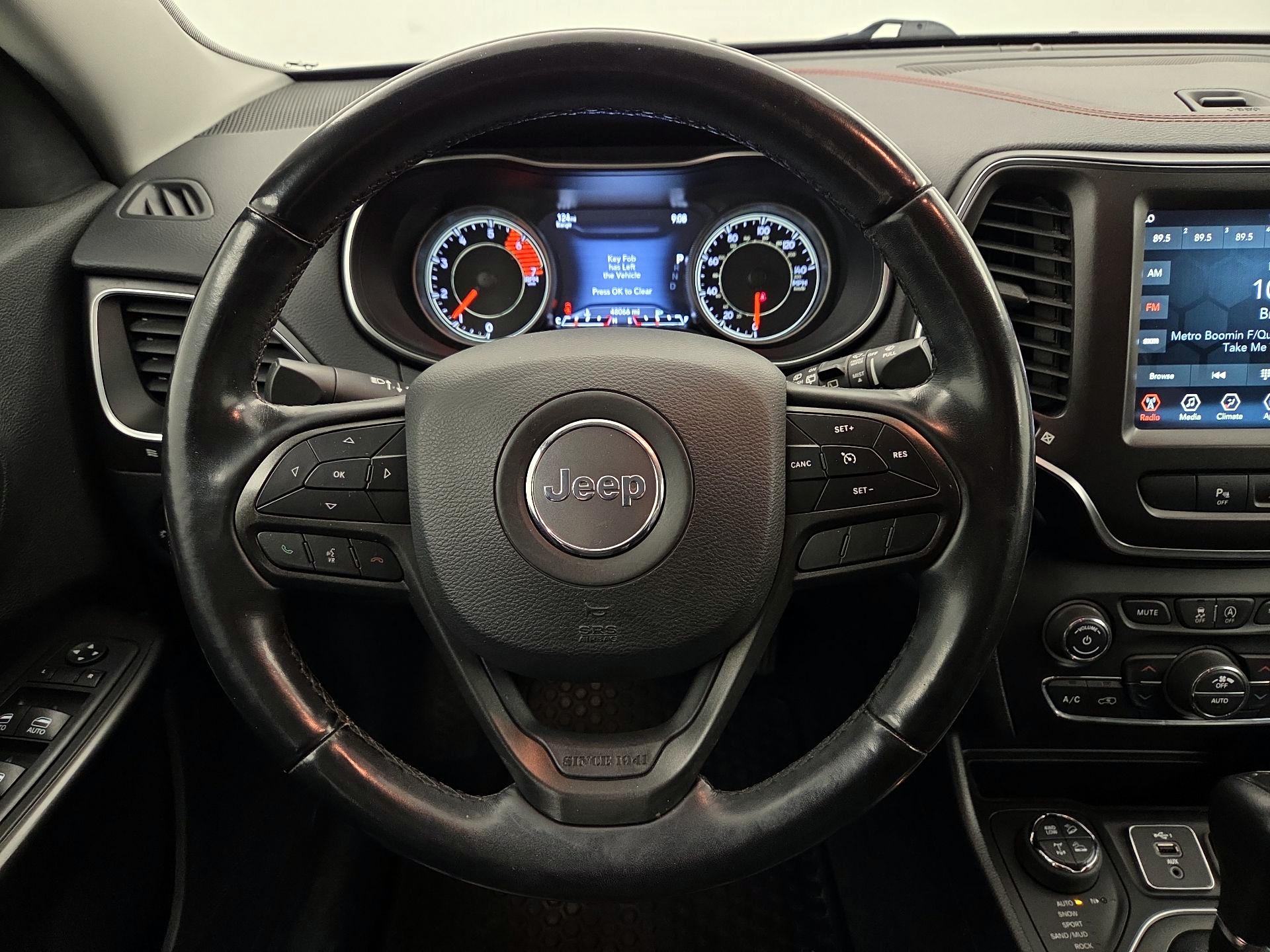 Thumbnail: 2019 Jeep Cherokee - 10