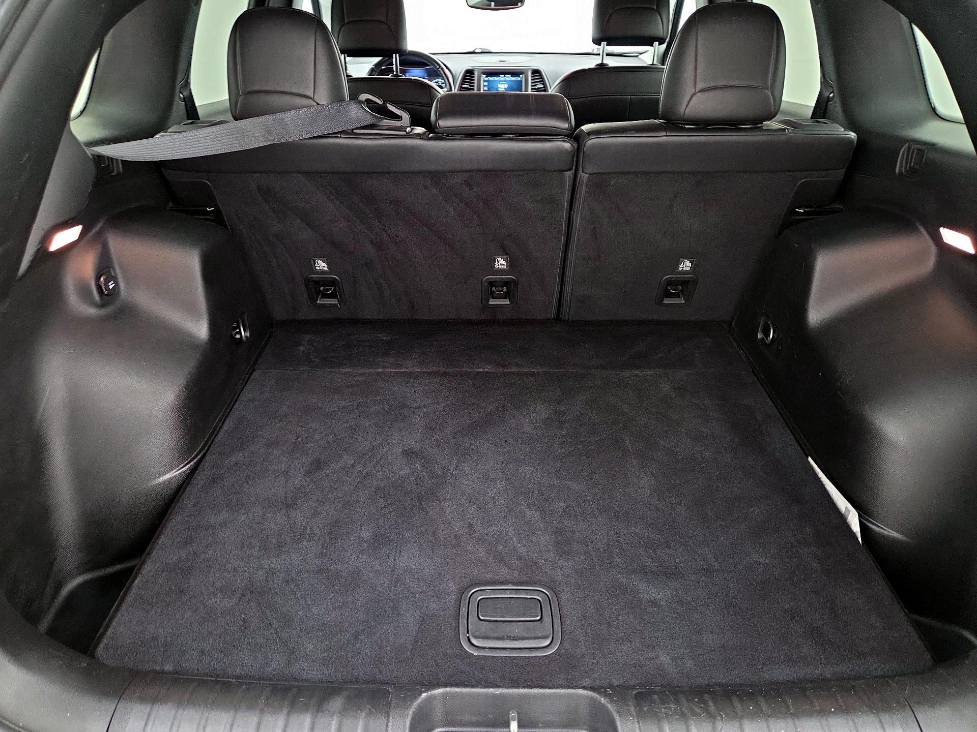 Thumbnail: 2019 Jeep Cherokee - 20