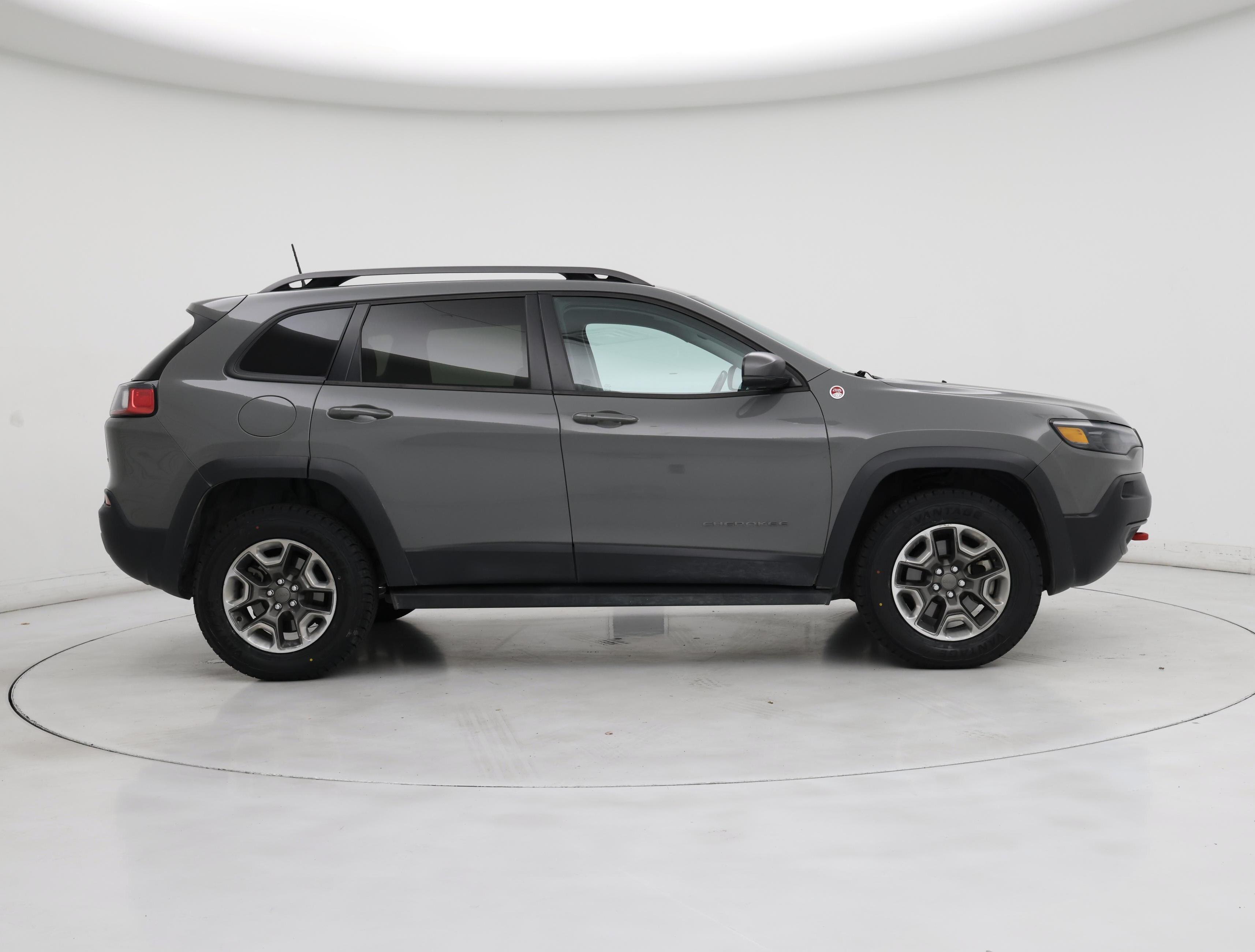 Thumbnail: 2019 Jeep Cherokee - 7
