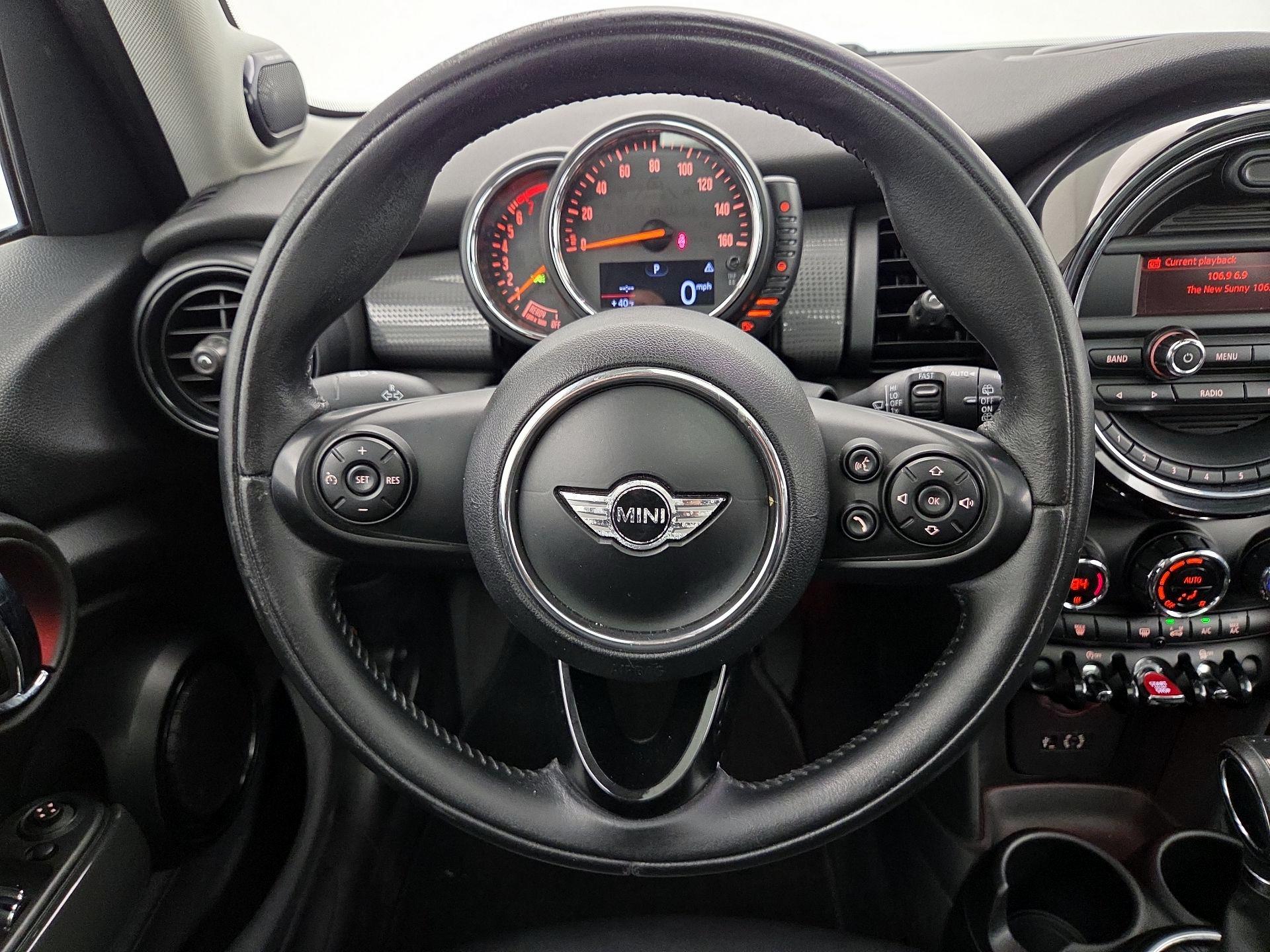 Thumbnail: 2015 MINI Cooper Hardtop - 10