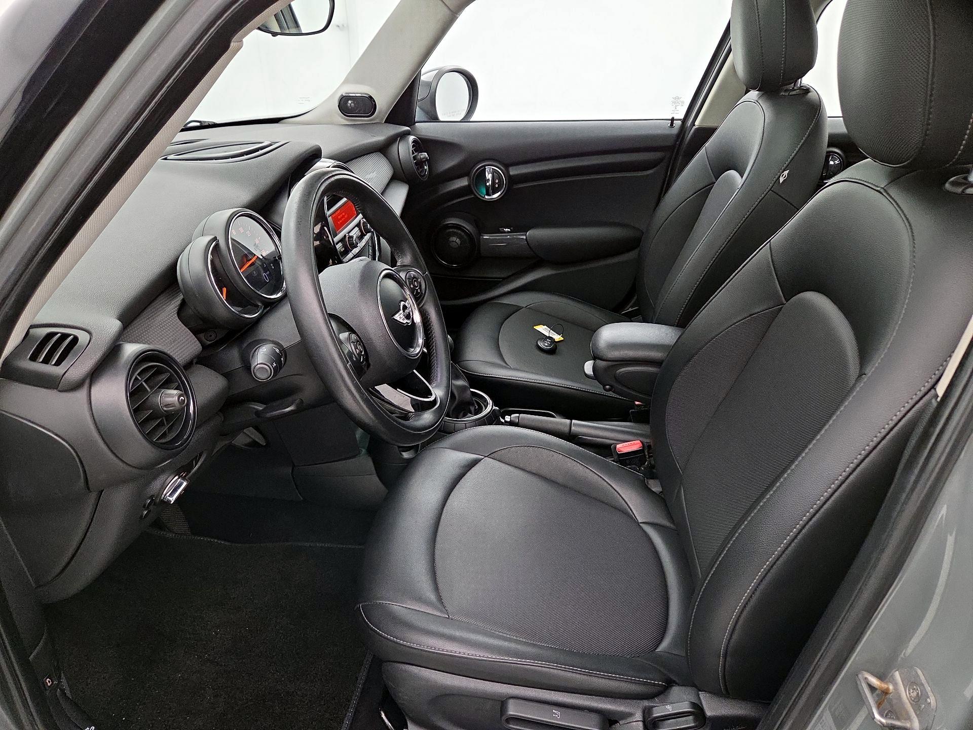 Thumbnail: 2015 MINI Cooper Hardtop - 11