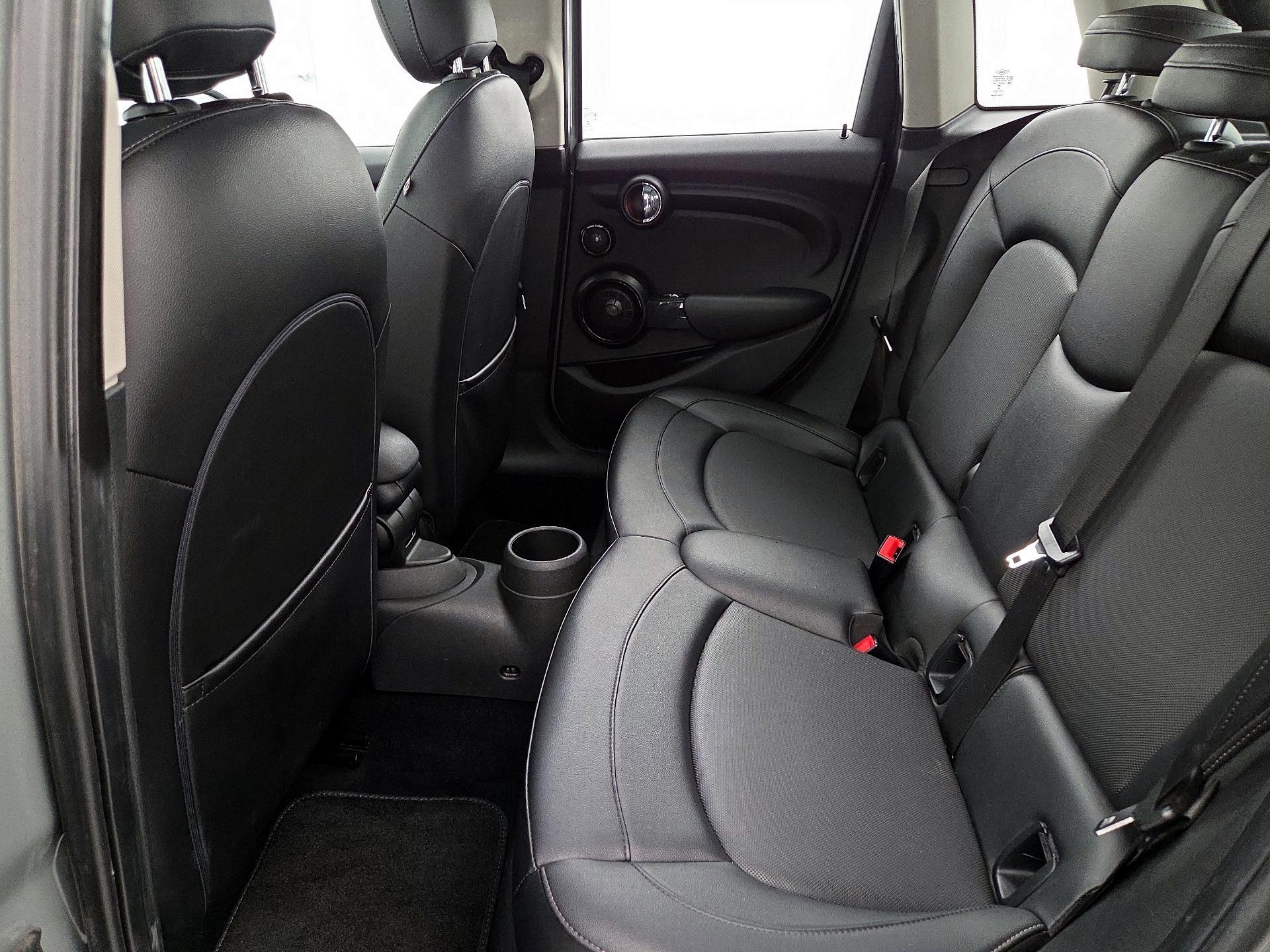 Thumbnail: 2015 MINI Cooper Hardtop - 19