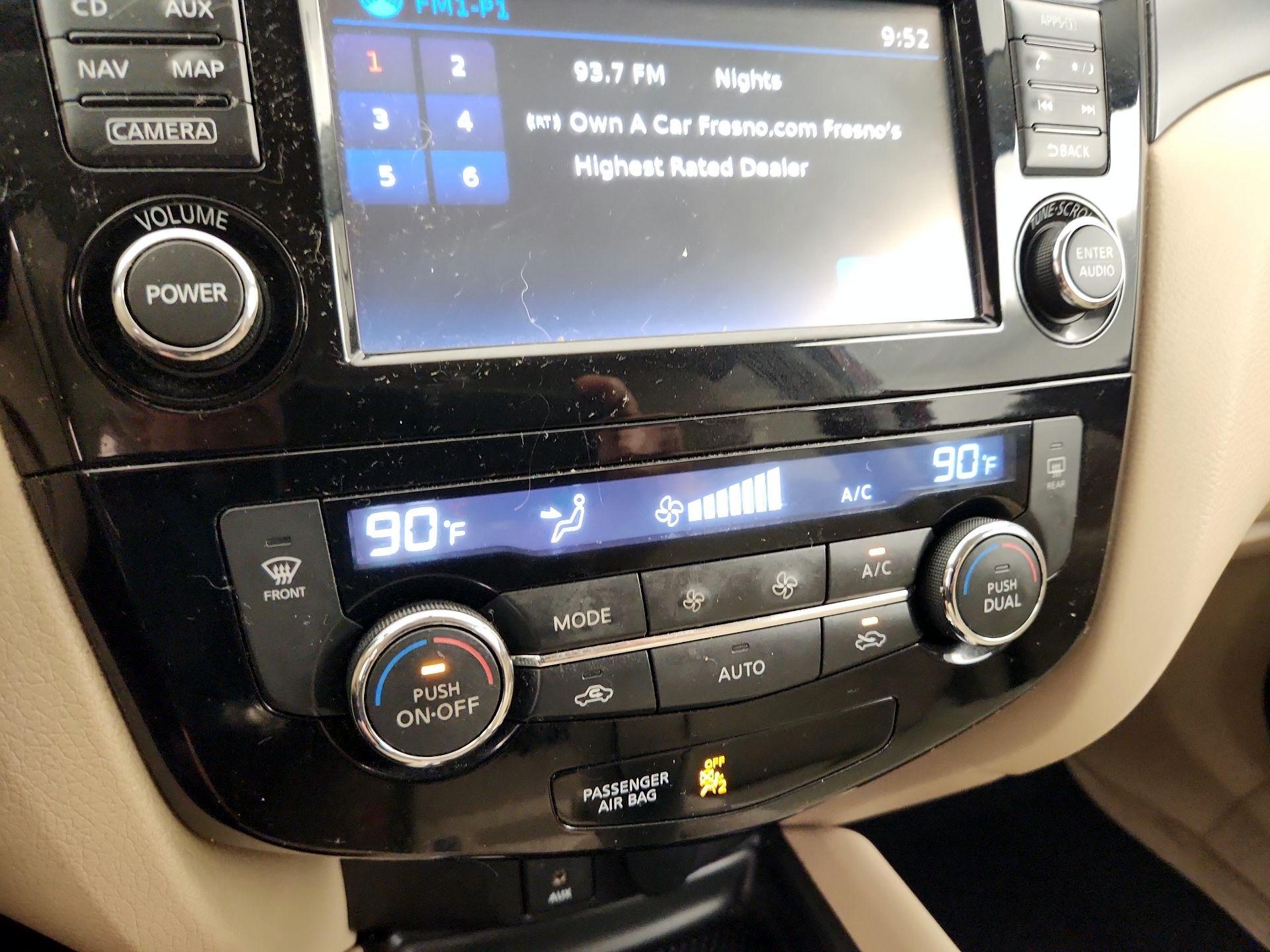 Thumbnail: 2015 Nissan Rogue - 16