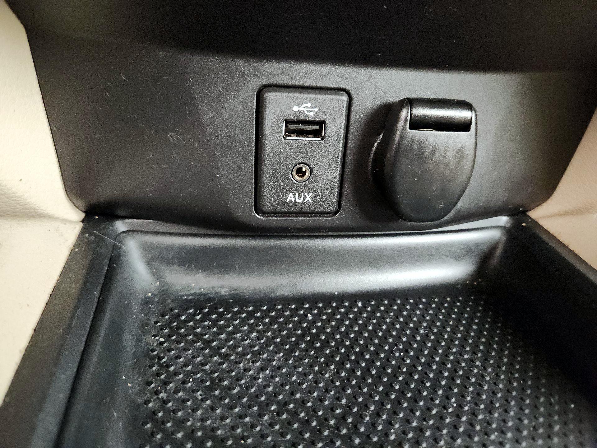 Thumbnail: 2015 Nissan Rogue - 18