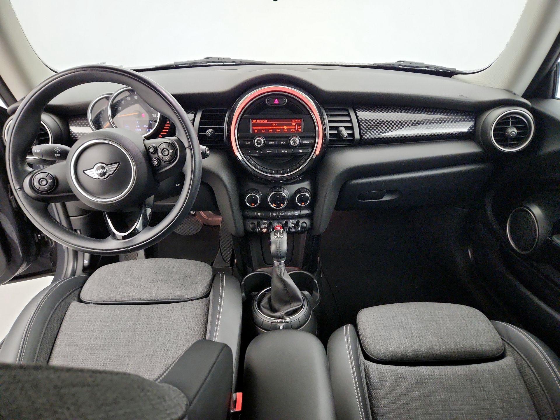 Thumbnail: 2015 MINI Cooper Hardtop - 9