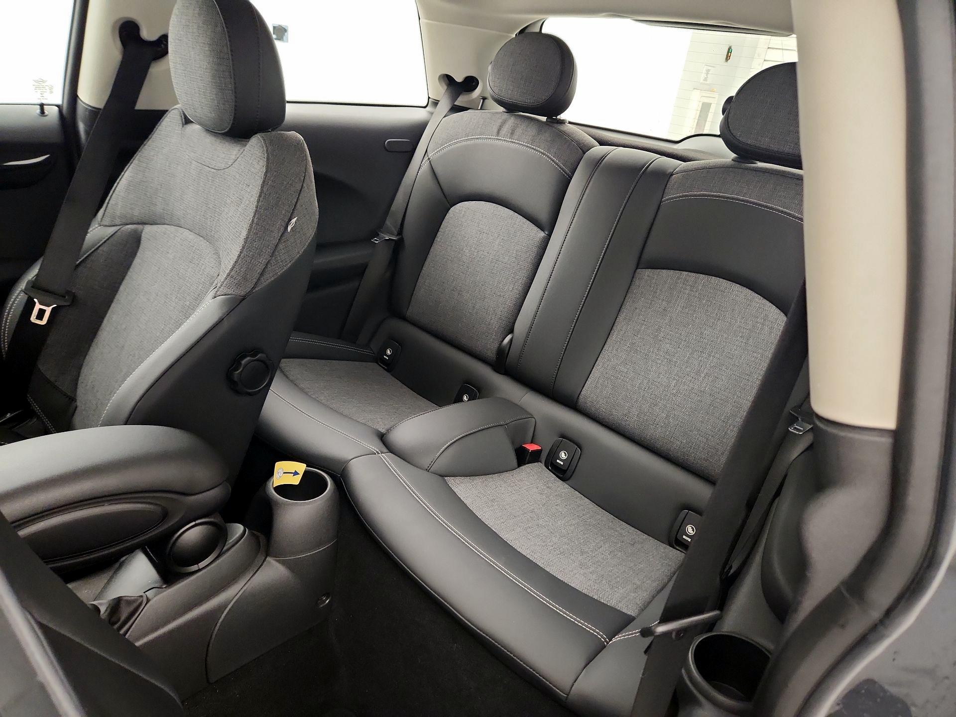 Thumbnail: 2015 MINI Cooper Hardtop - 18