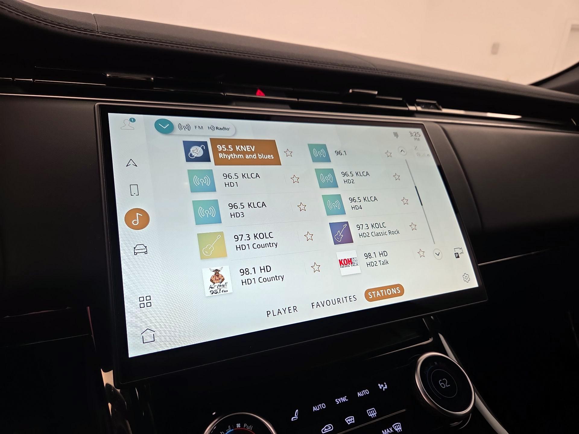 Thumbnail: 2023 Land Rover Range Rover Sport - 15