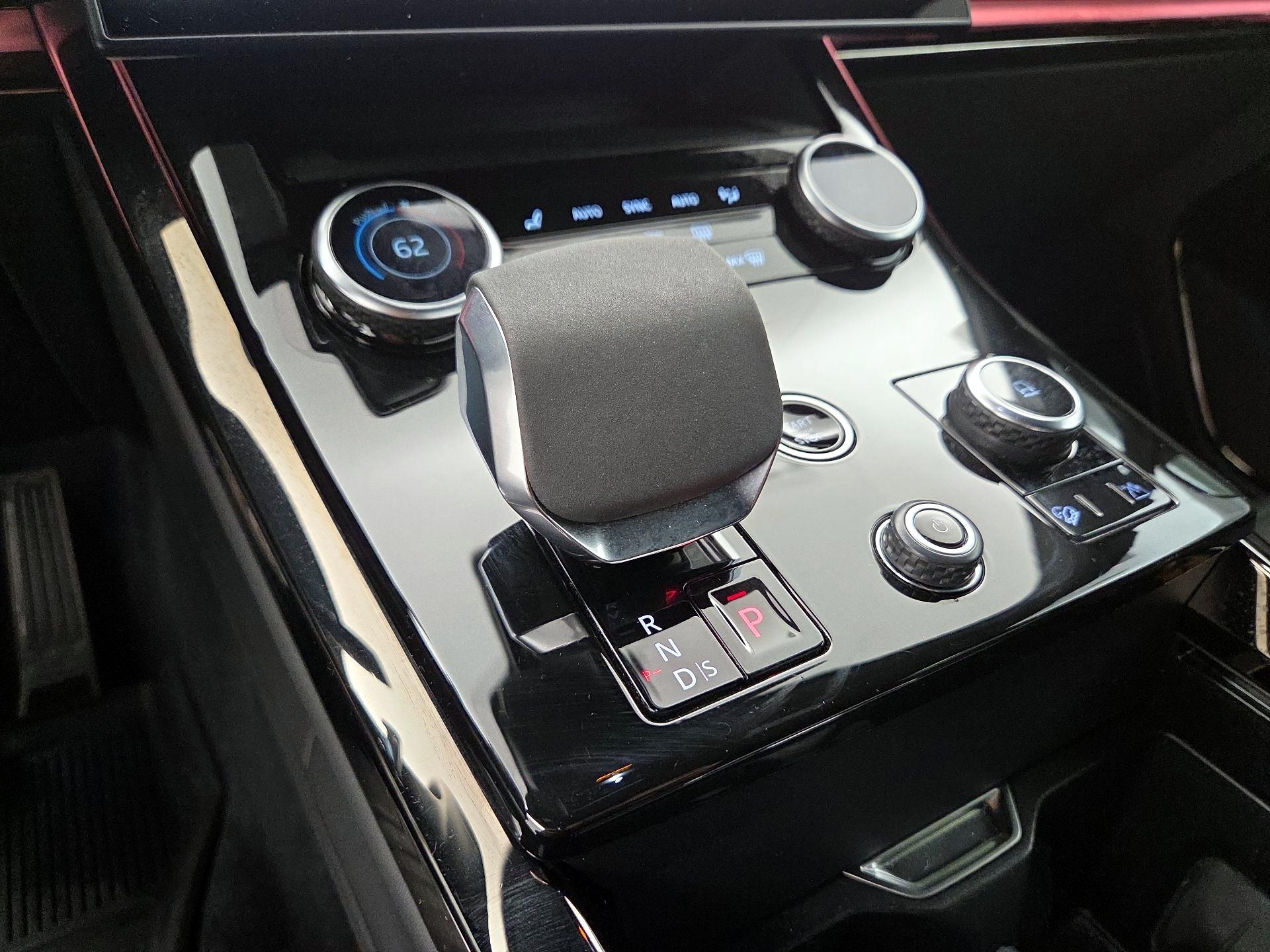 Thumbnail: 2023 Land Rover Range Rover Sport - 17