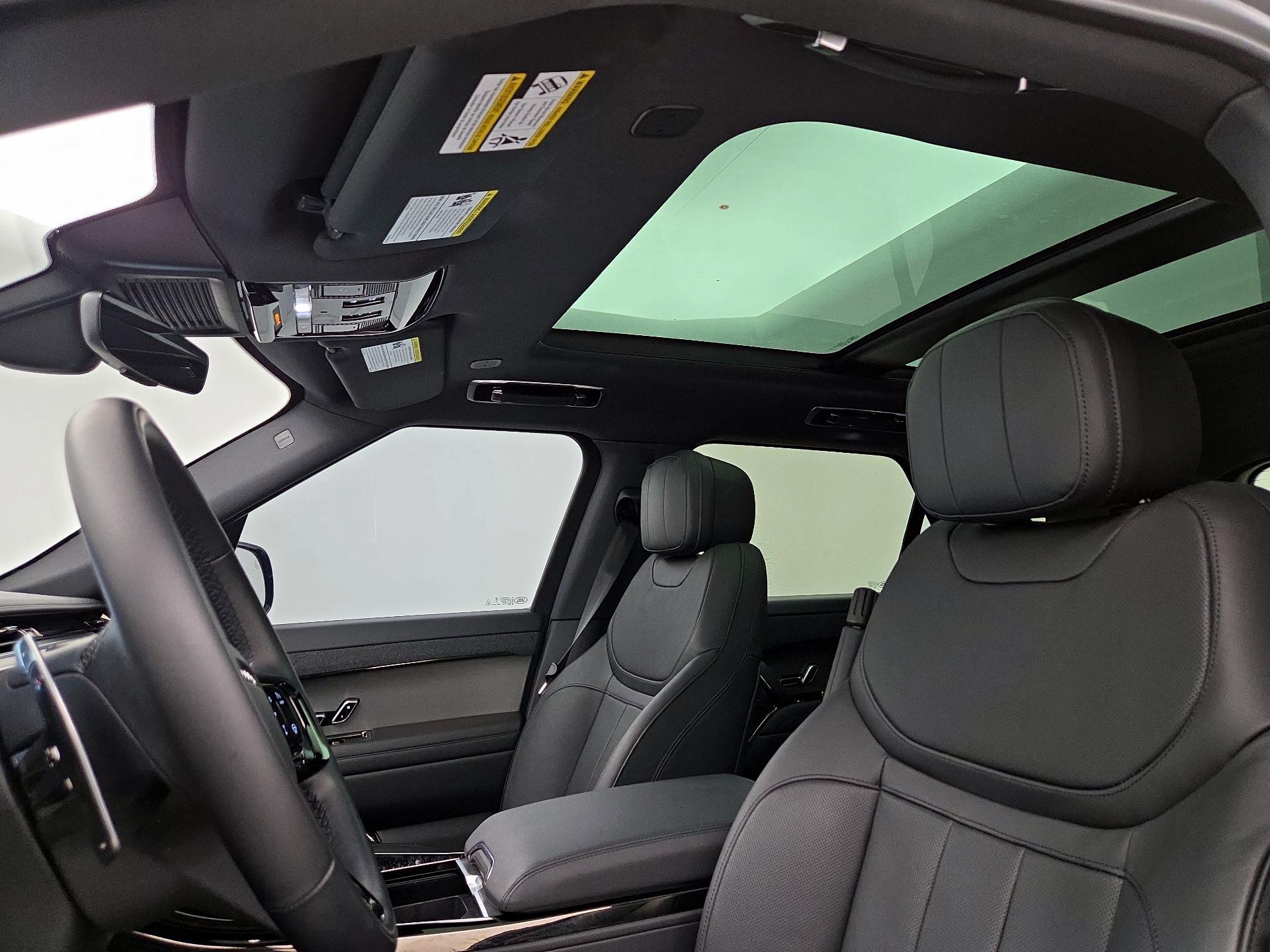 Thumbnail: 2023 Land Rover Range Rover Sport - 18