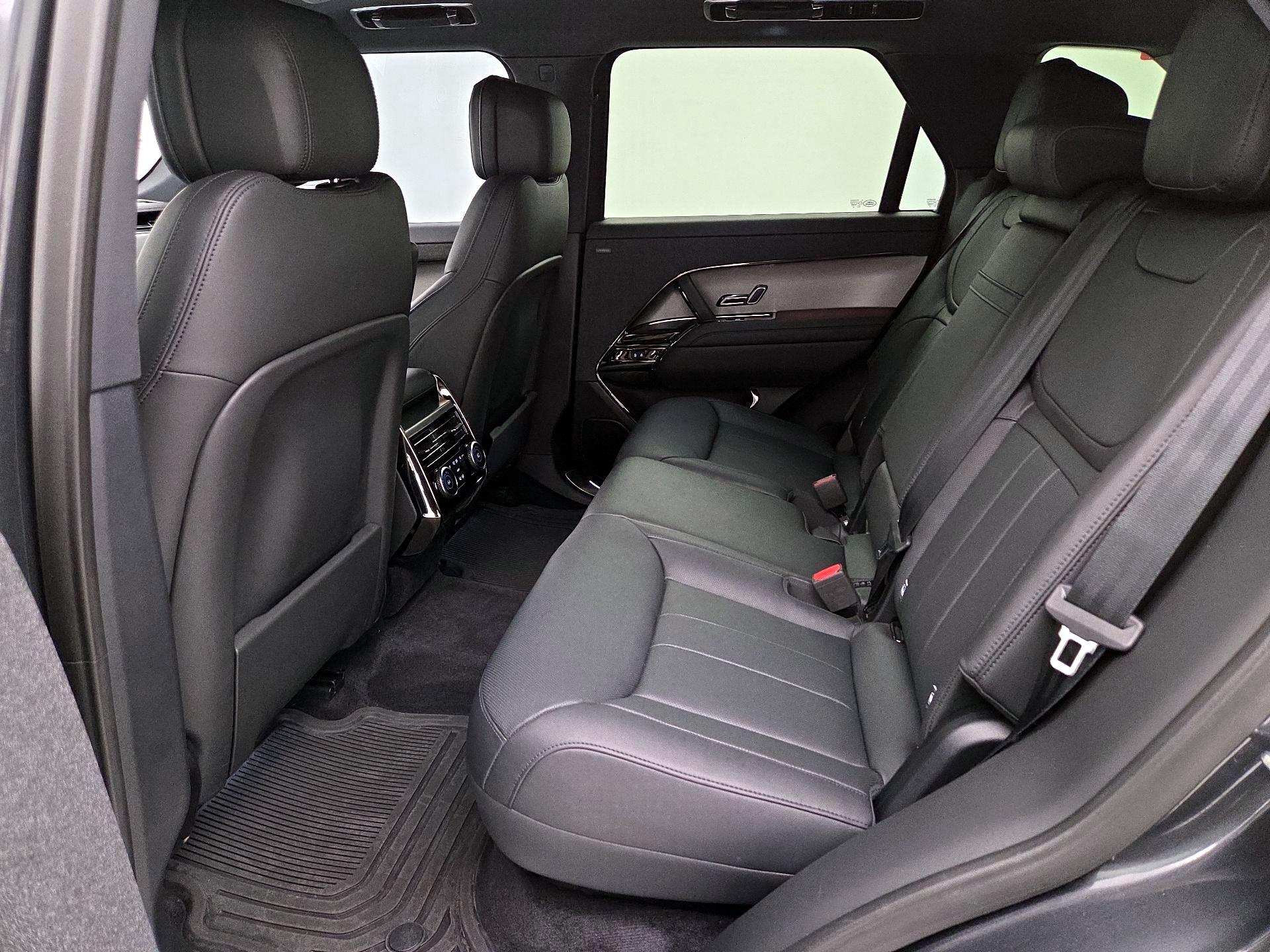 Thumbnail: 2023 Land Rover Range Rover Sport - 19