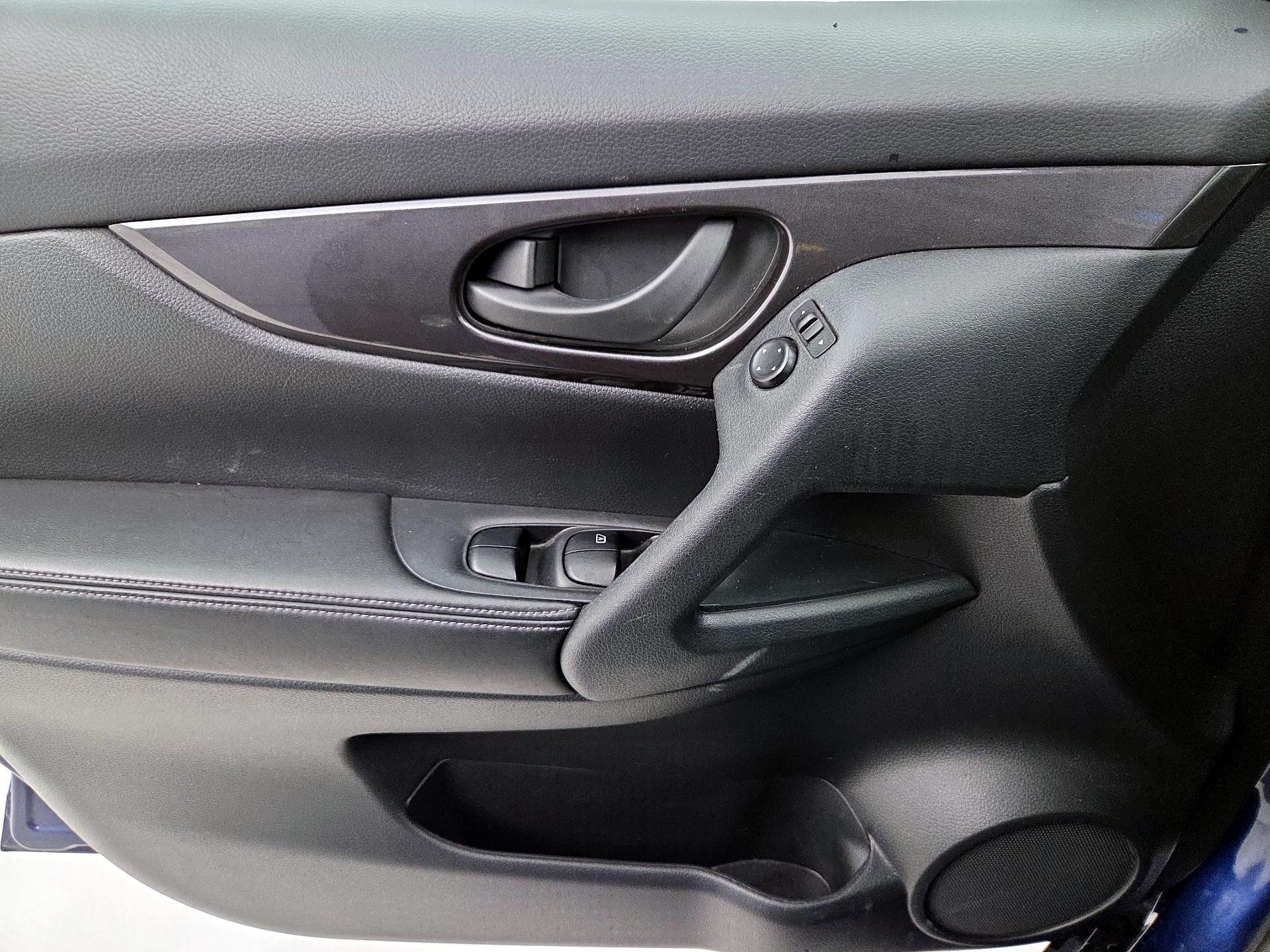 Thumbnail: 2020 Nissan Rogue - 12