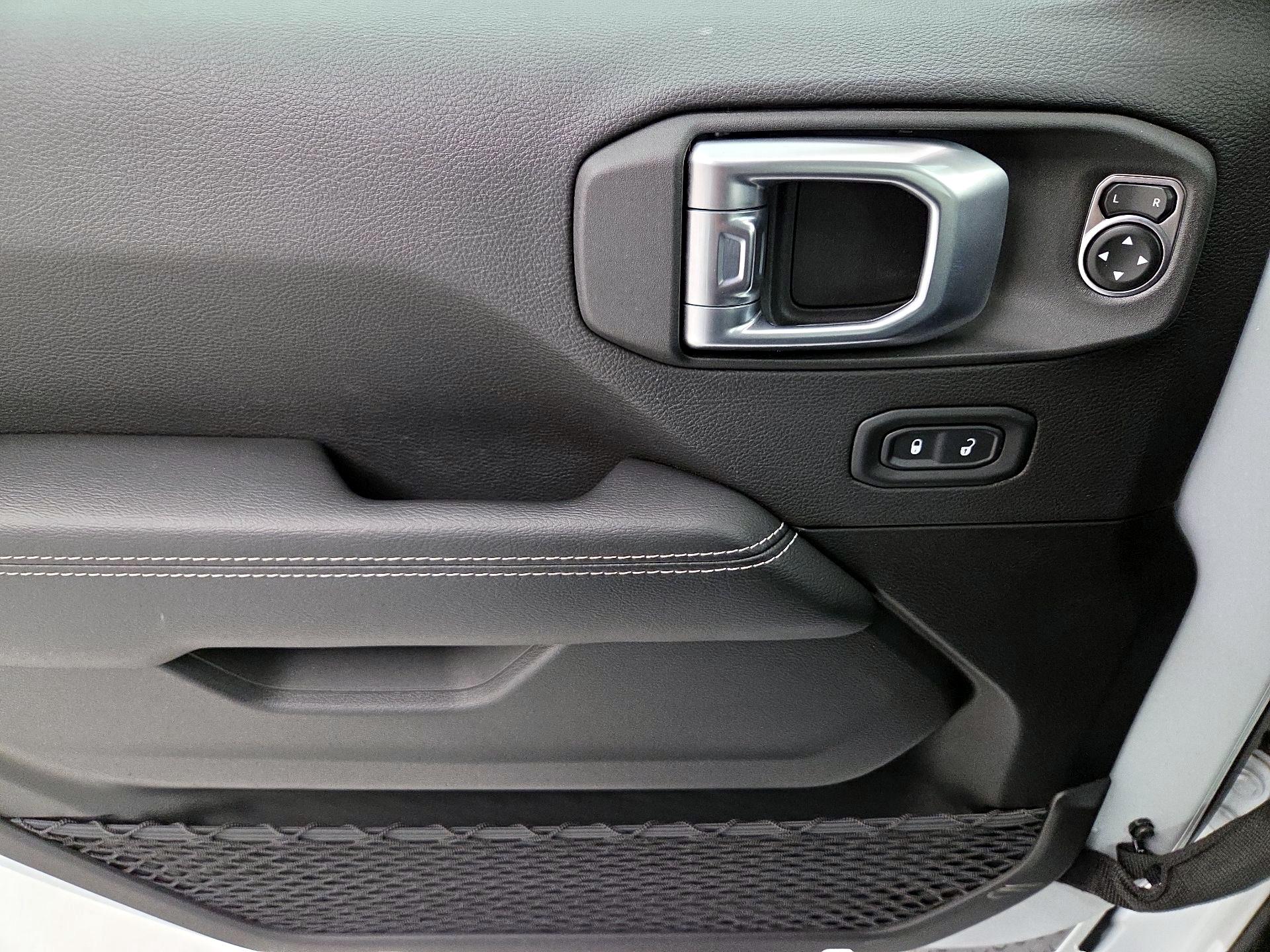 Thumbnail: 2022 Jeep Wrangler - 12