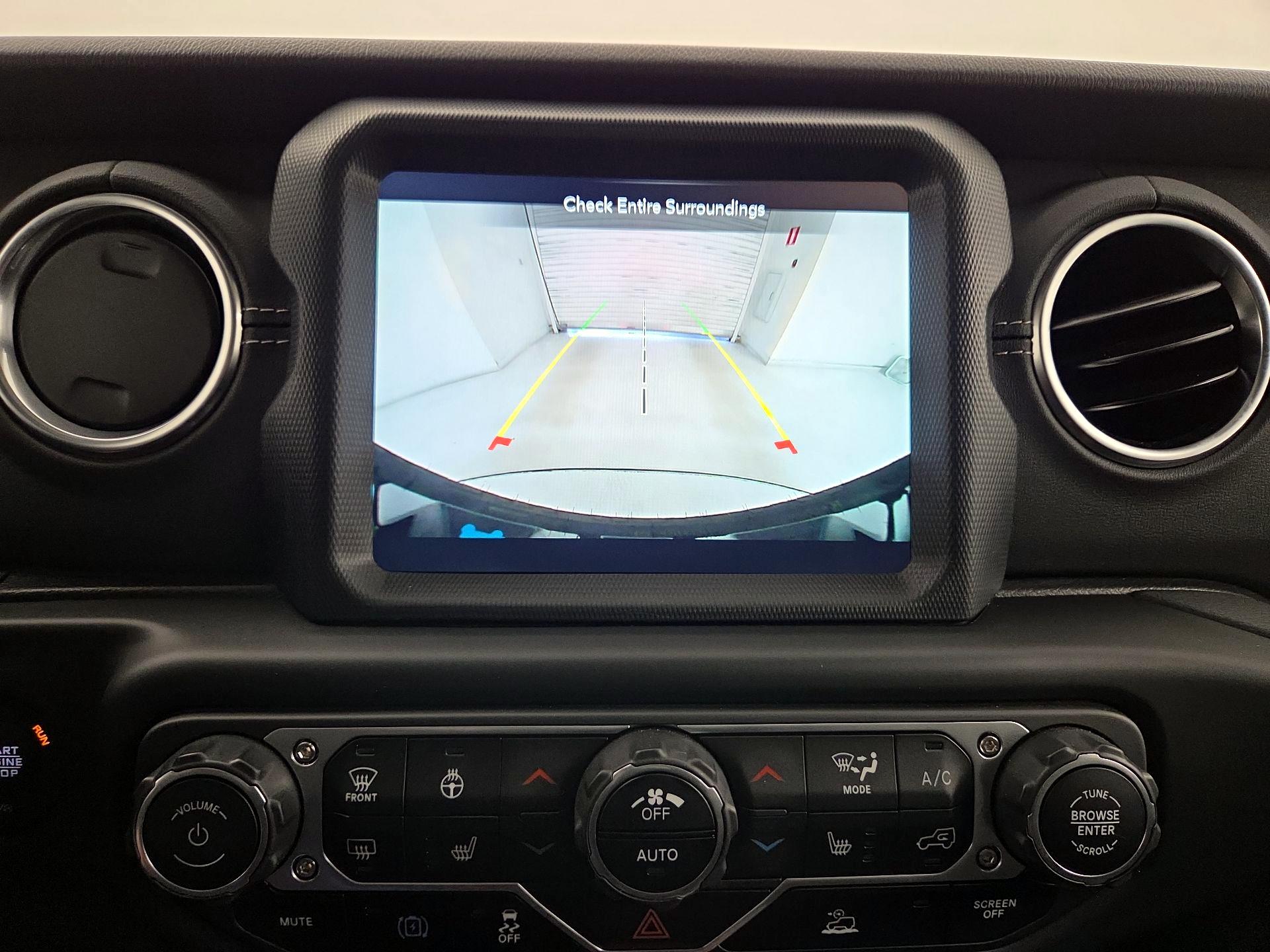 Thumbnail: 2022 Jeep Wrangler - 15