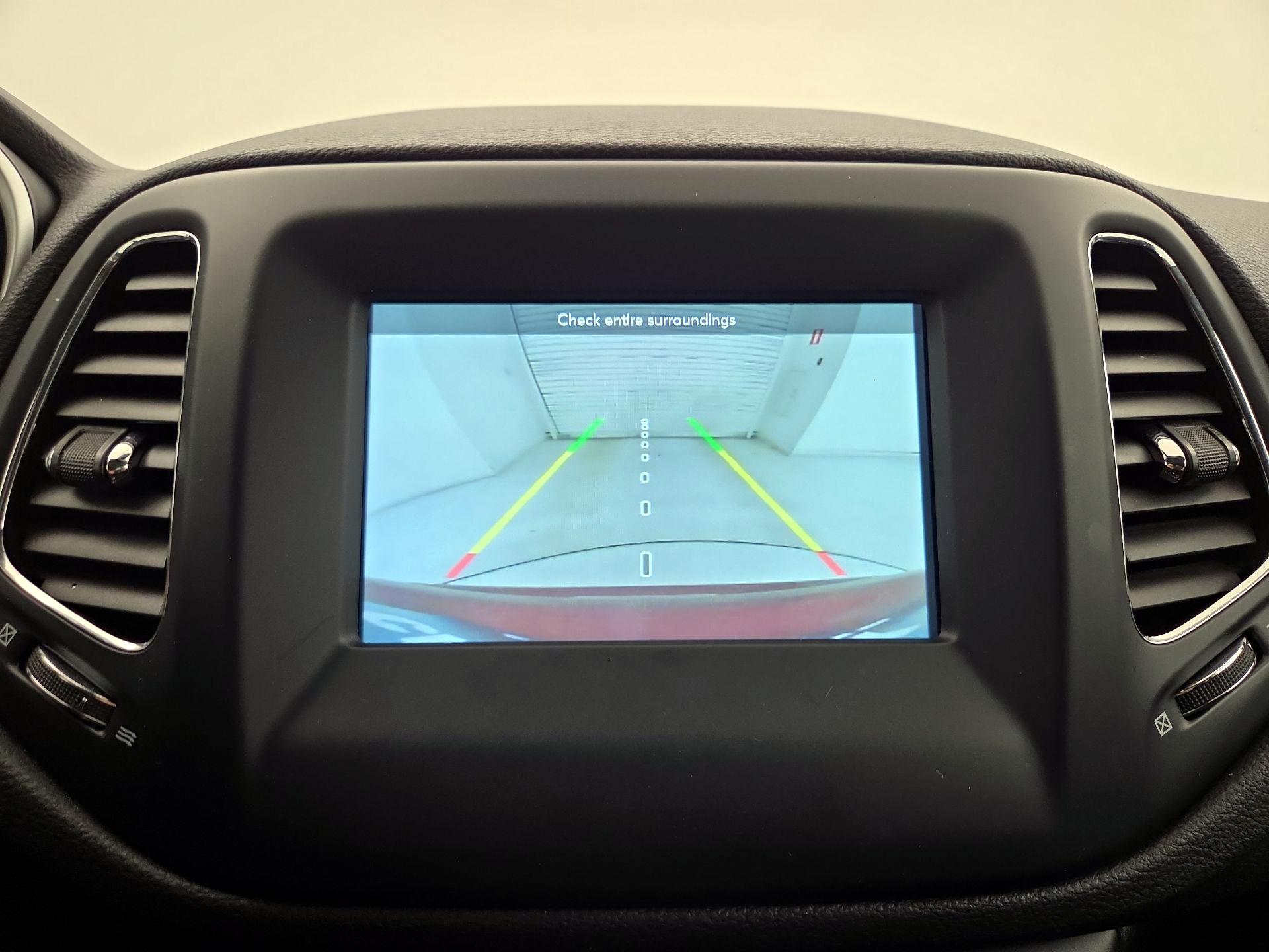 Thumbnail: 2021 Jeep Compass - 14