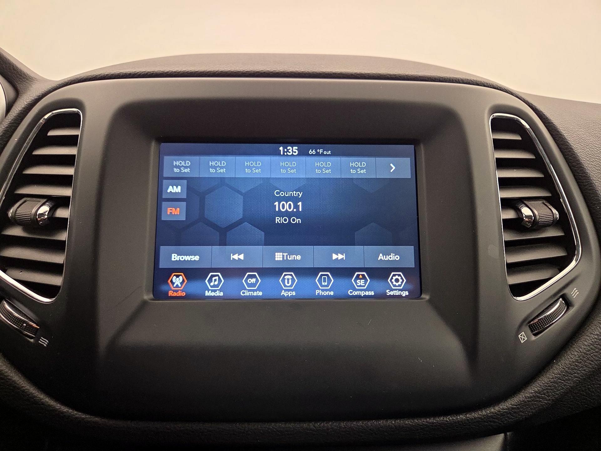 Thumbnail: 2021 Jeep Compass - 15