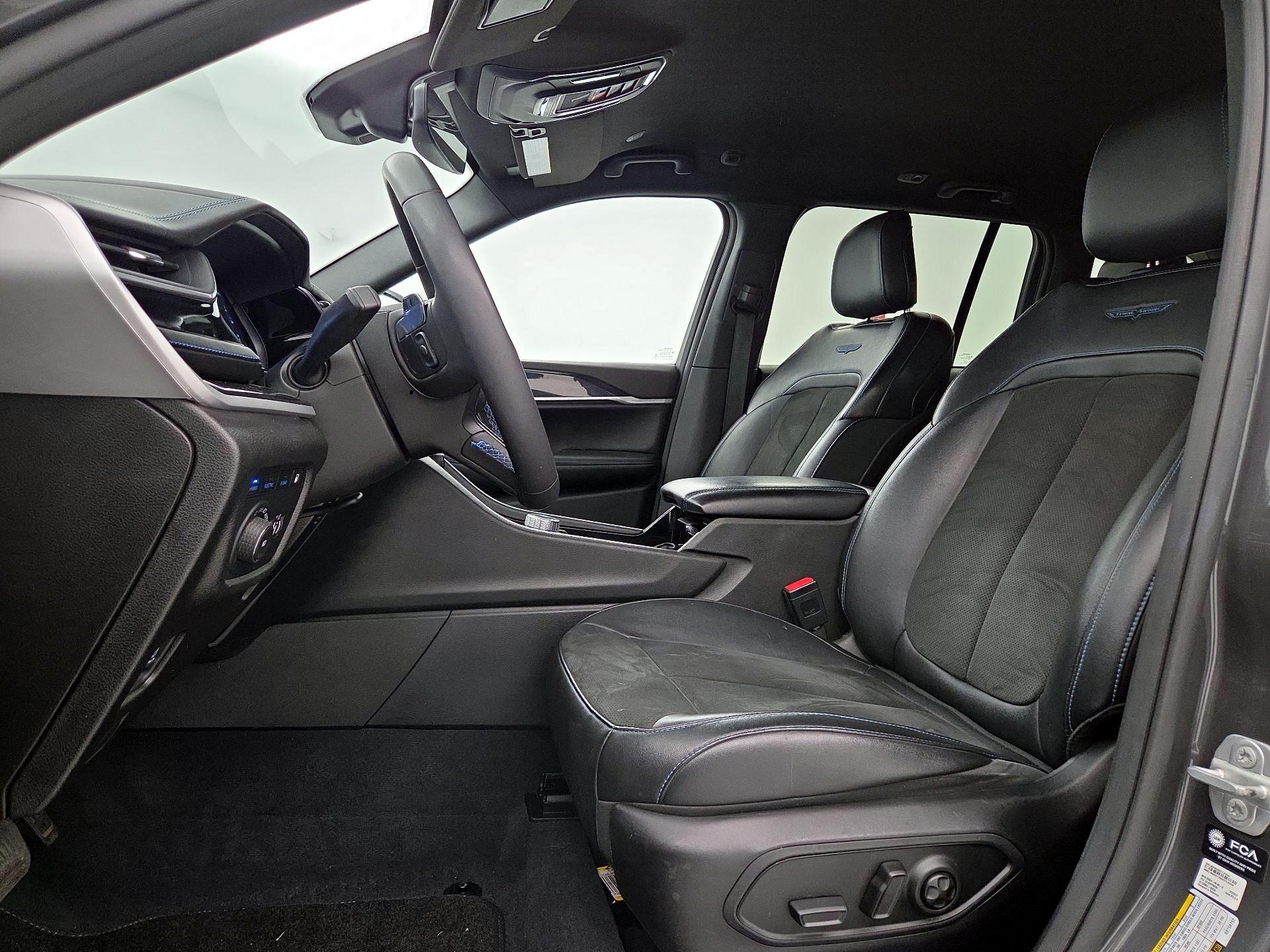 Thumbnail: 2022 Jeep Grand Cherokee - 11