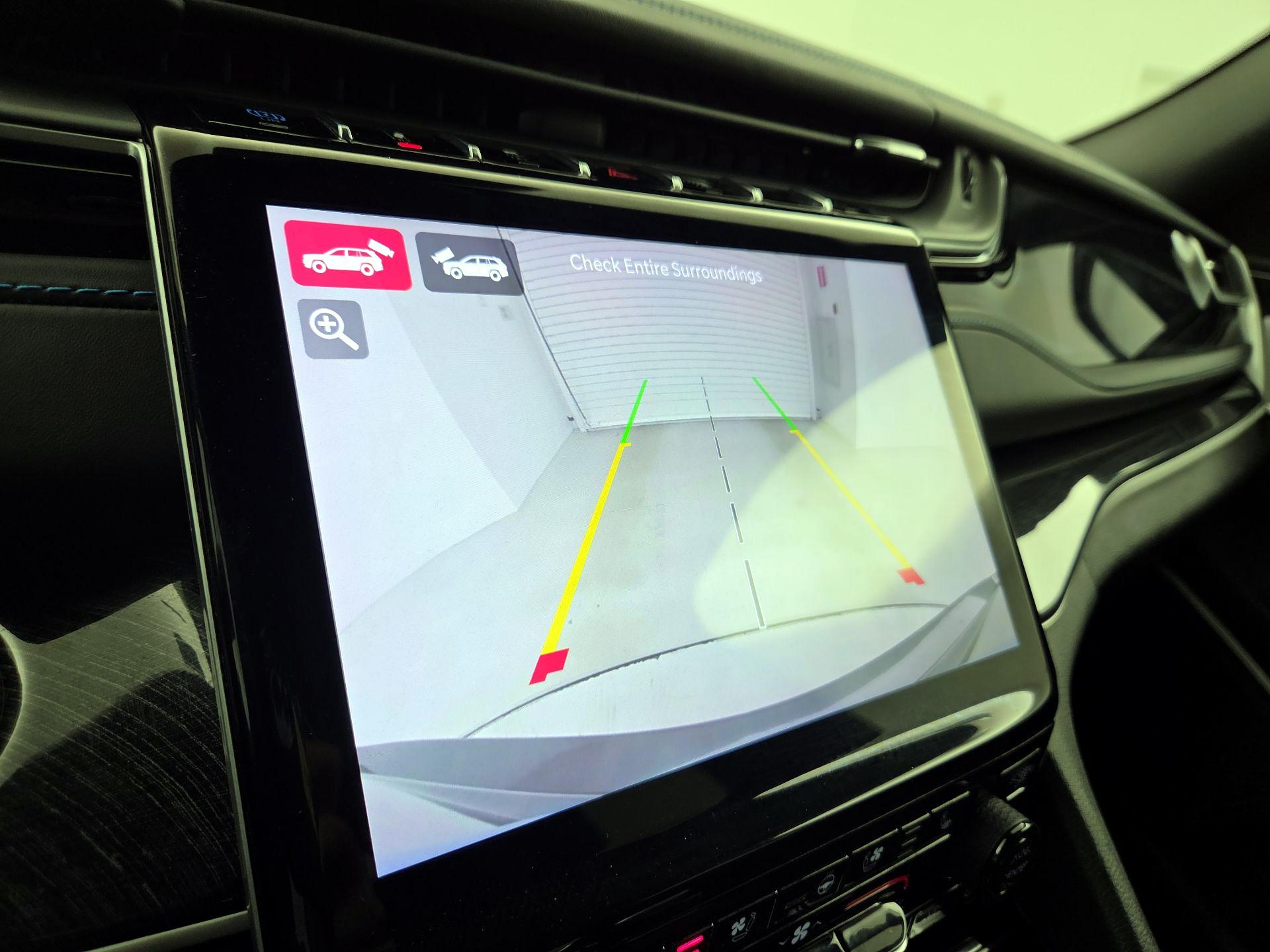 Thumbnail: 2022 Jeep Grand Cherokee - 14