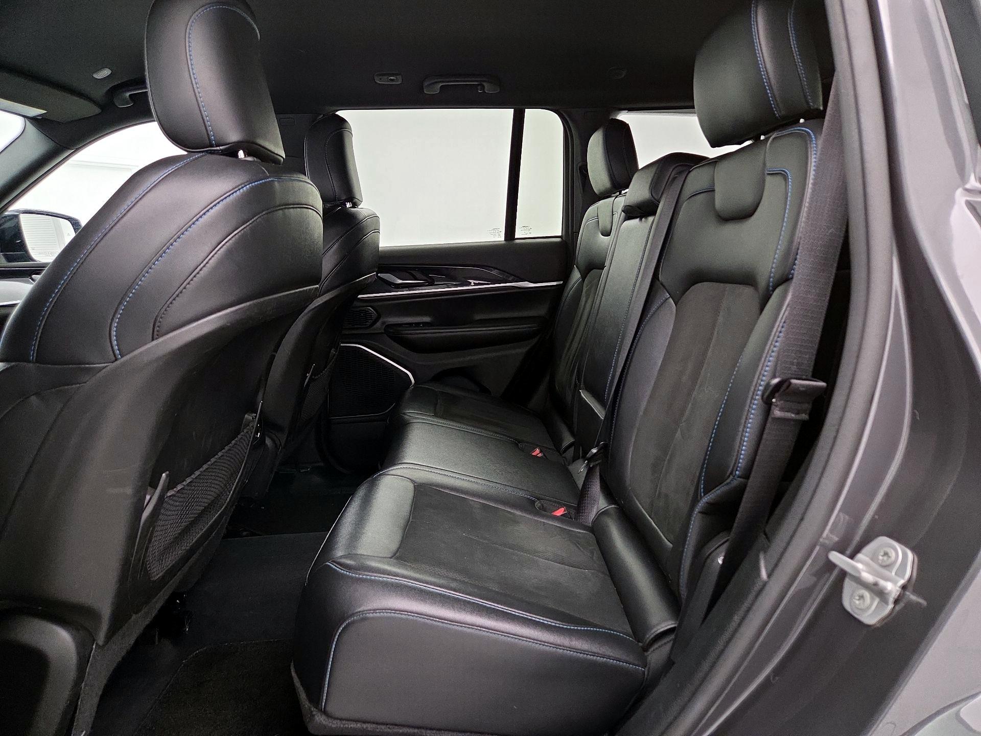 Thumbnail: 2022 Jeep Grand Cherokee - 18