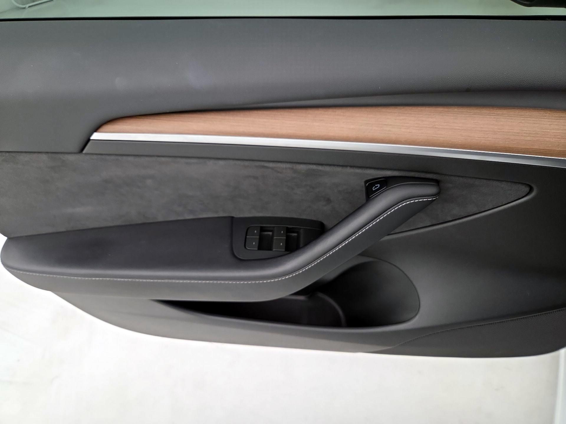 Thumbnail: 2023 Tesla Model 3 - 12