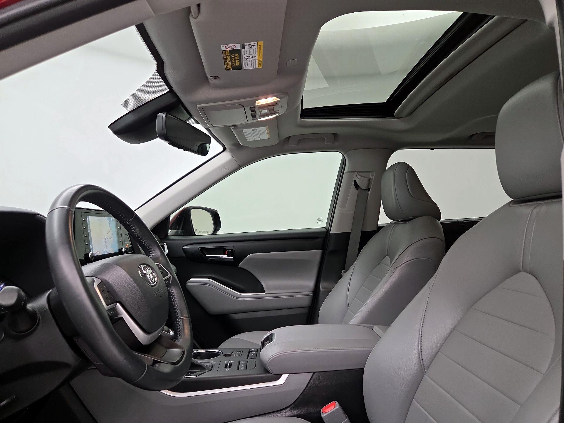 Thumbnail: 2022 Toyota Highlander - 20