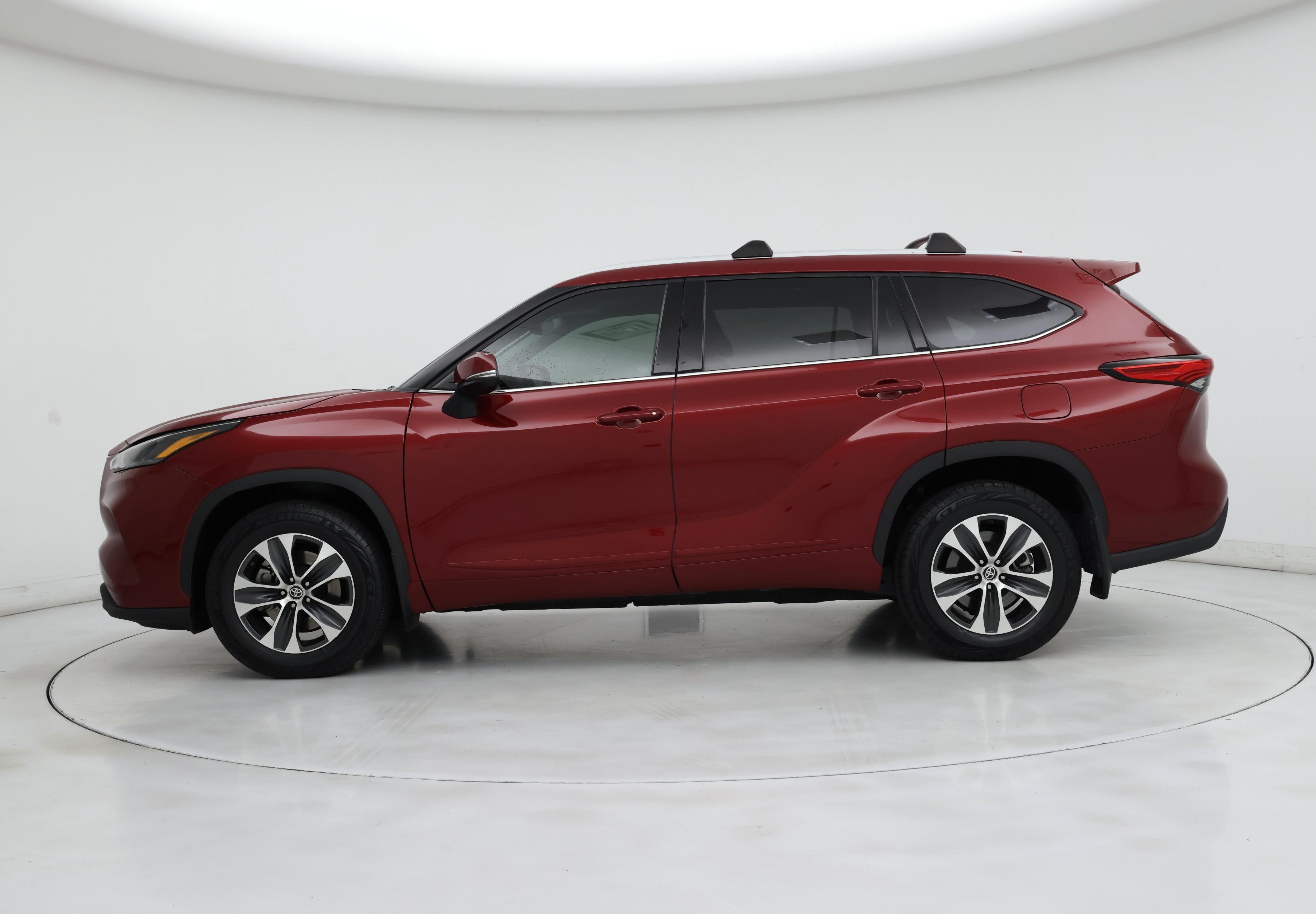 Thumbnail: 2022 Toyota Highlander - 3