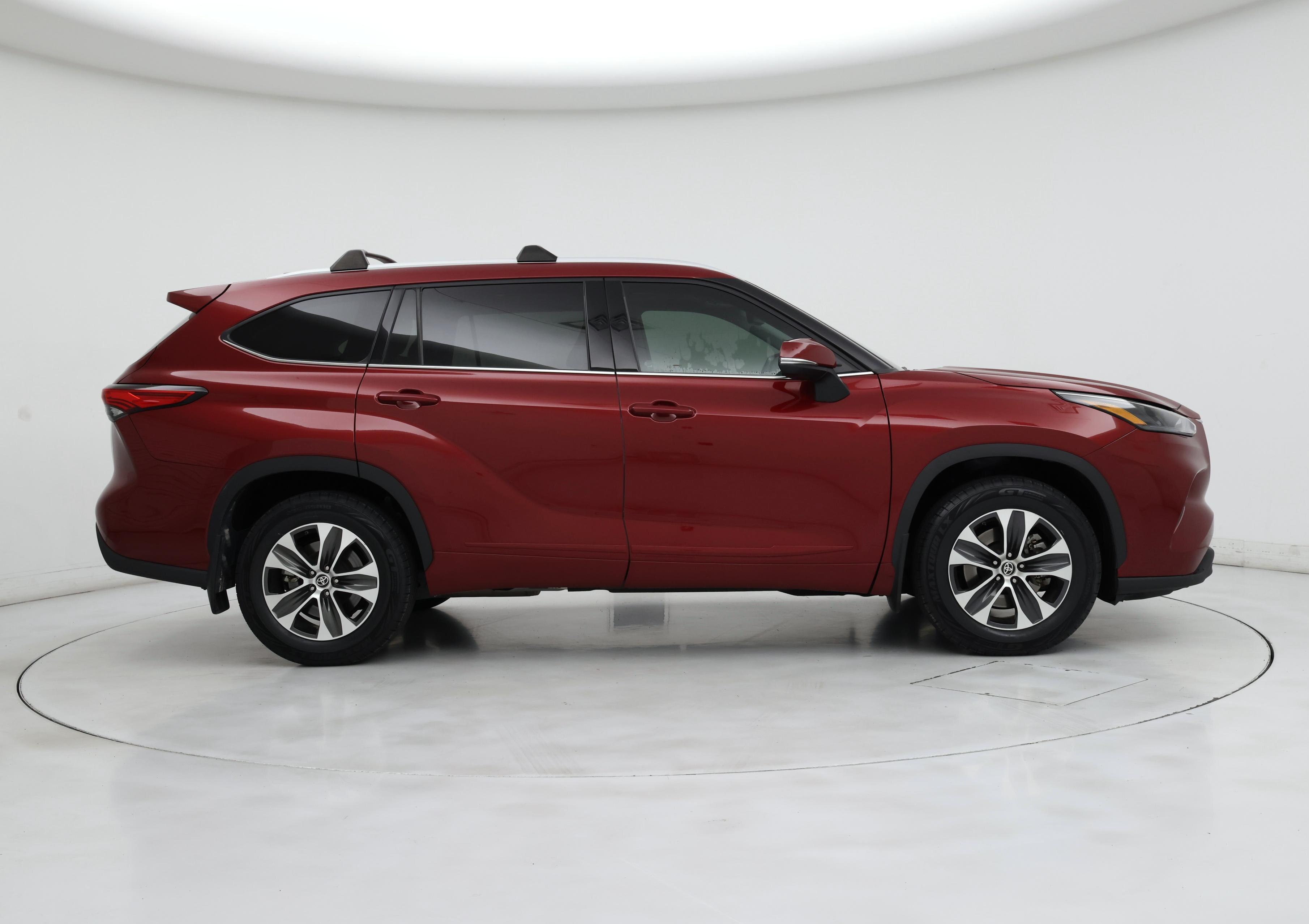 Thumbnail: 2022 Toyota Highlander - 7
