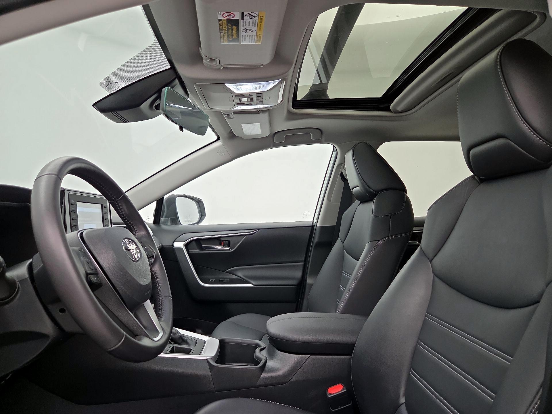 Thumbnail: 2022 Toyota RAV4 - 19