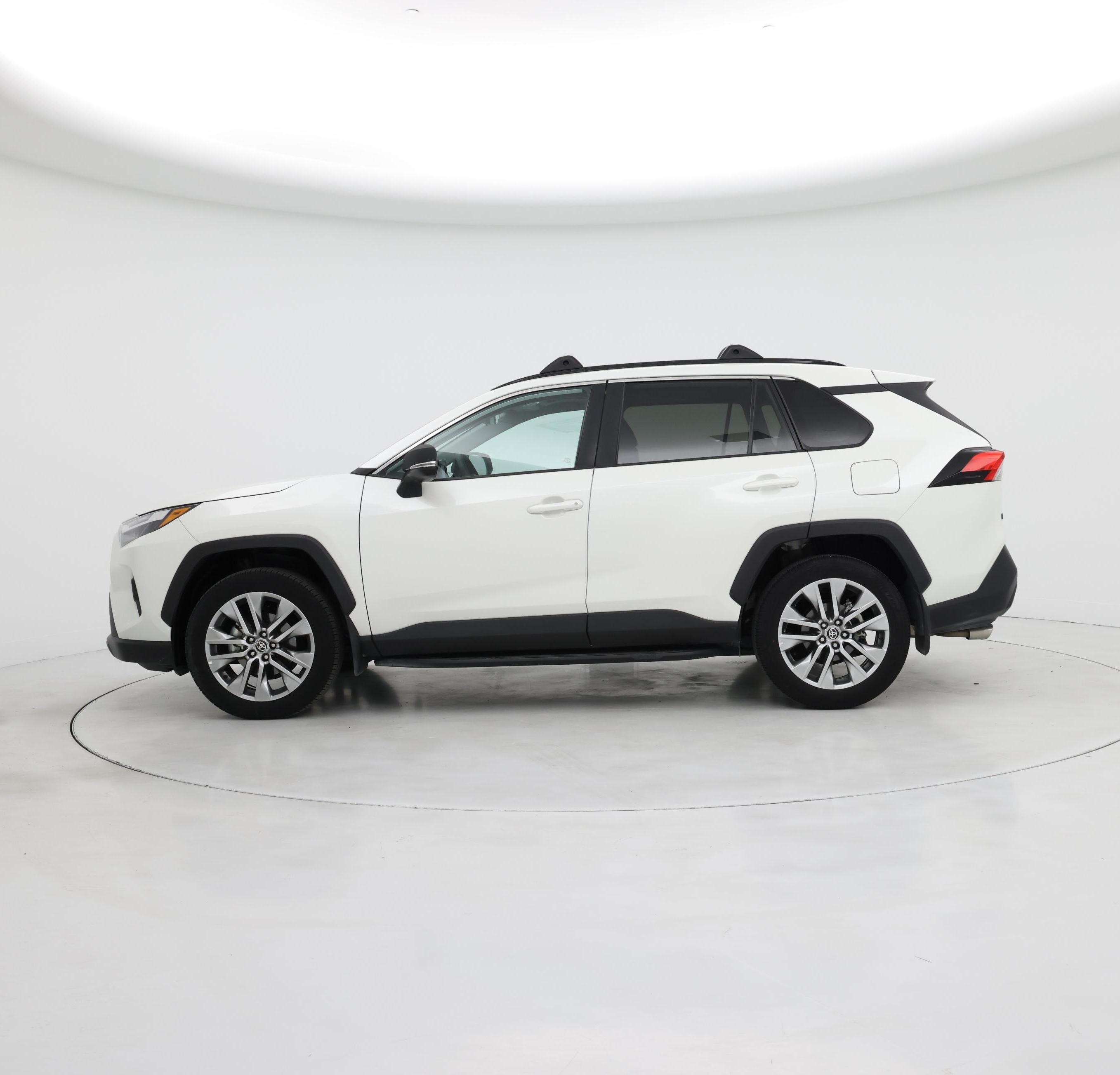 Thumbnail: 2022 Toyota RAV4 - 3