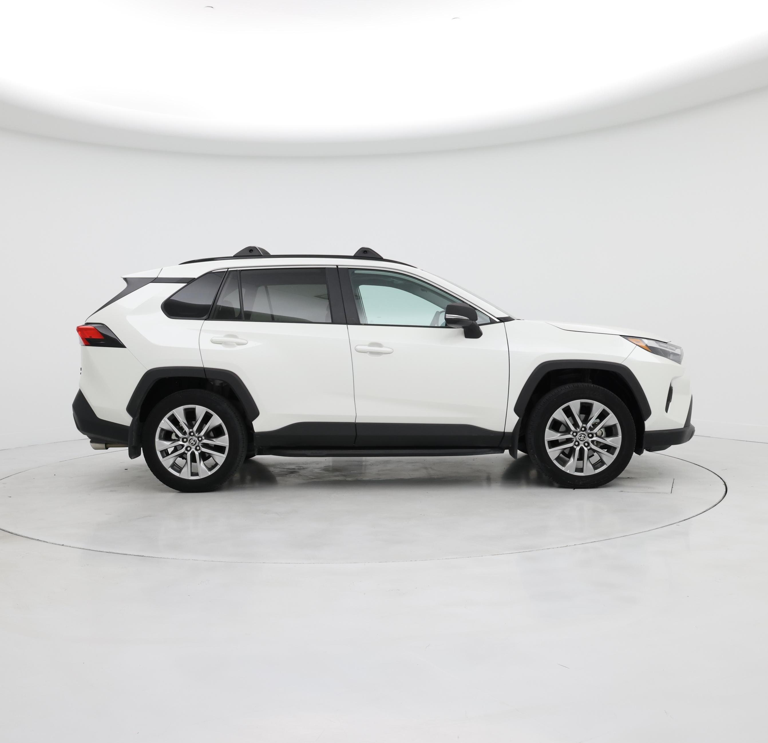 Thumbnail: 2022 Toyota RAV4 - 7