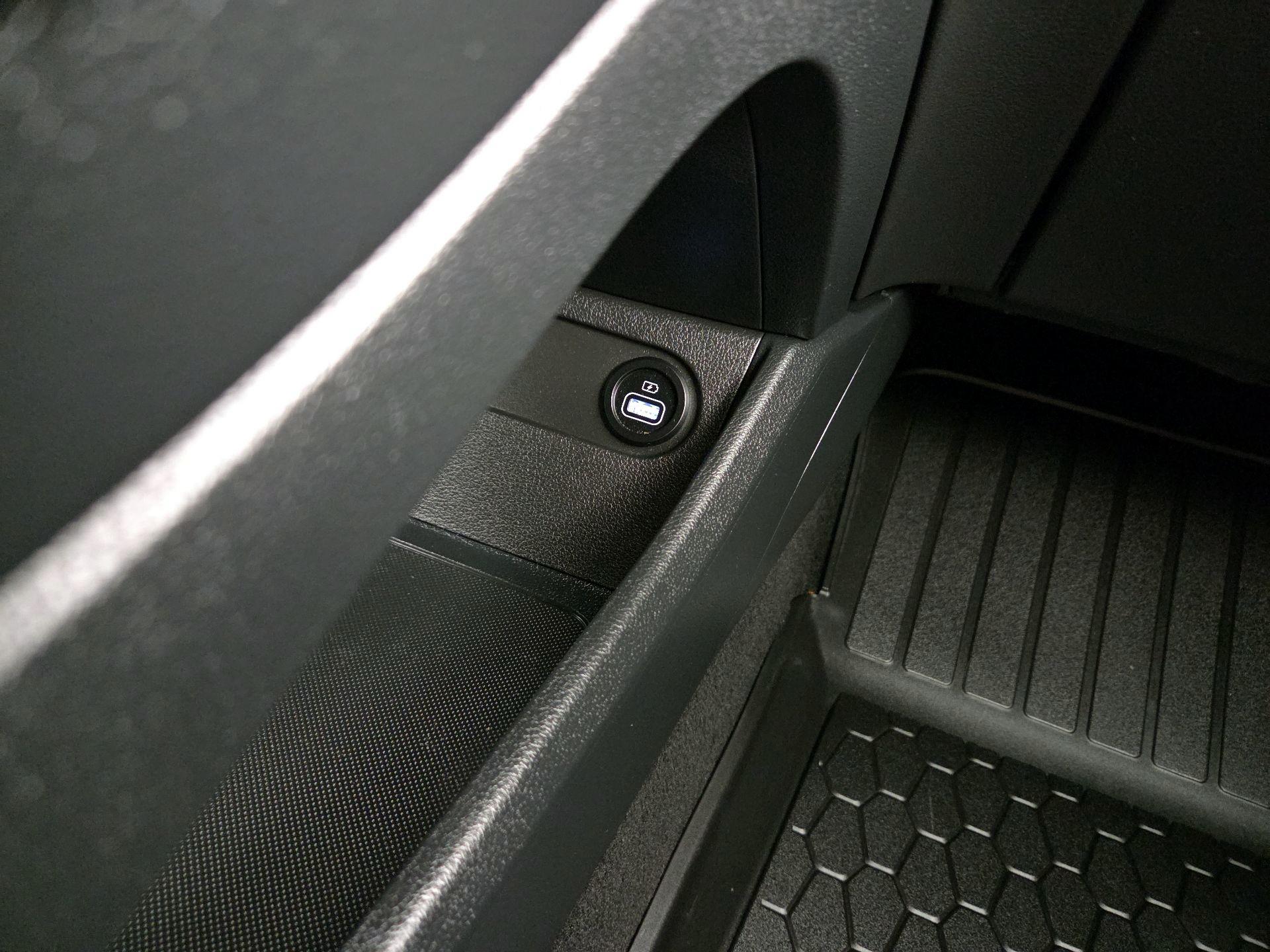 Thumbnail: 2023 Hyundai Santa Fe - 19