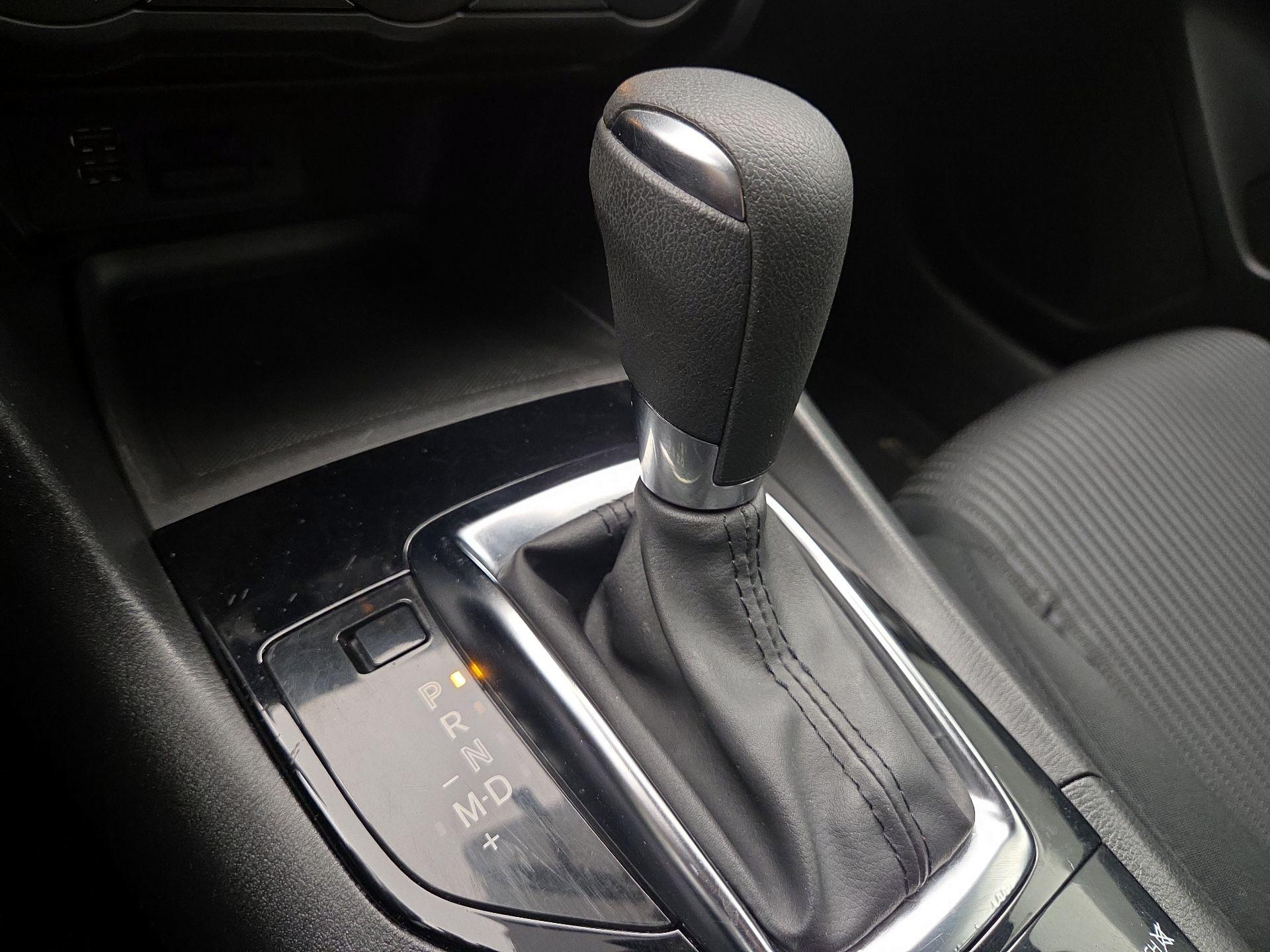 Thumbnail: 2016 Mazda Mazda3 - 17