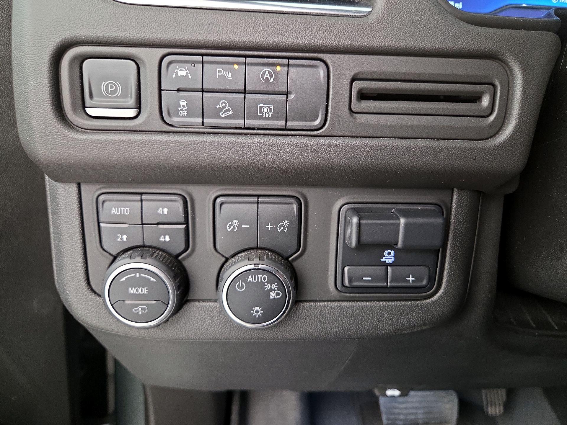 Thumbnail: 2023 Chevrolet Tahoe - 13