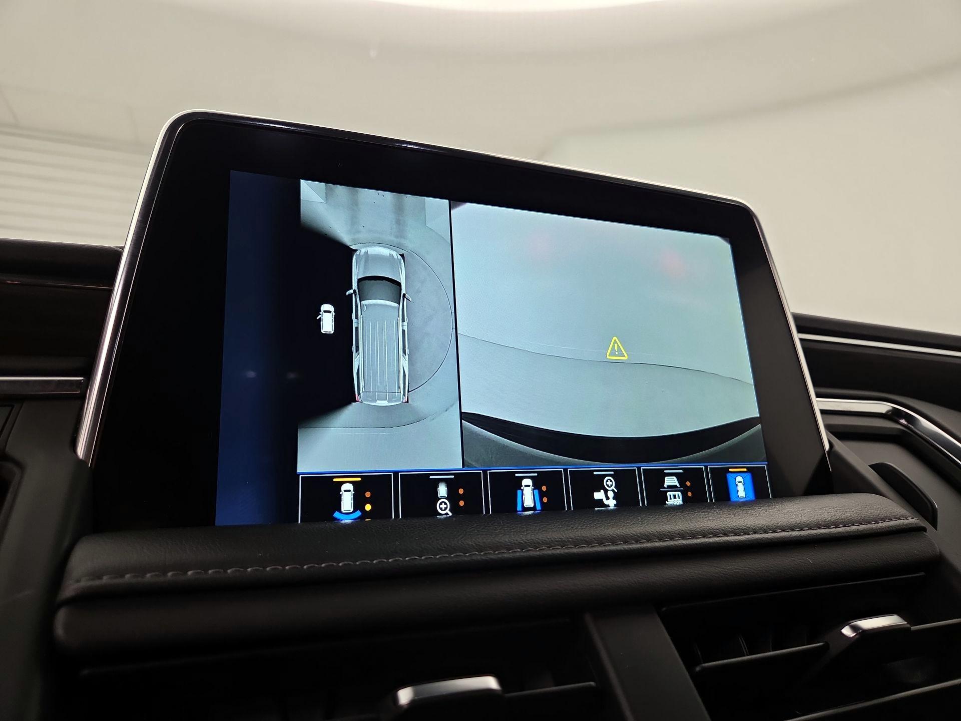 Thumbnail: 2023 Chevrolet Tahoe - 14