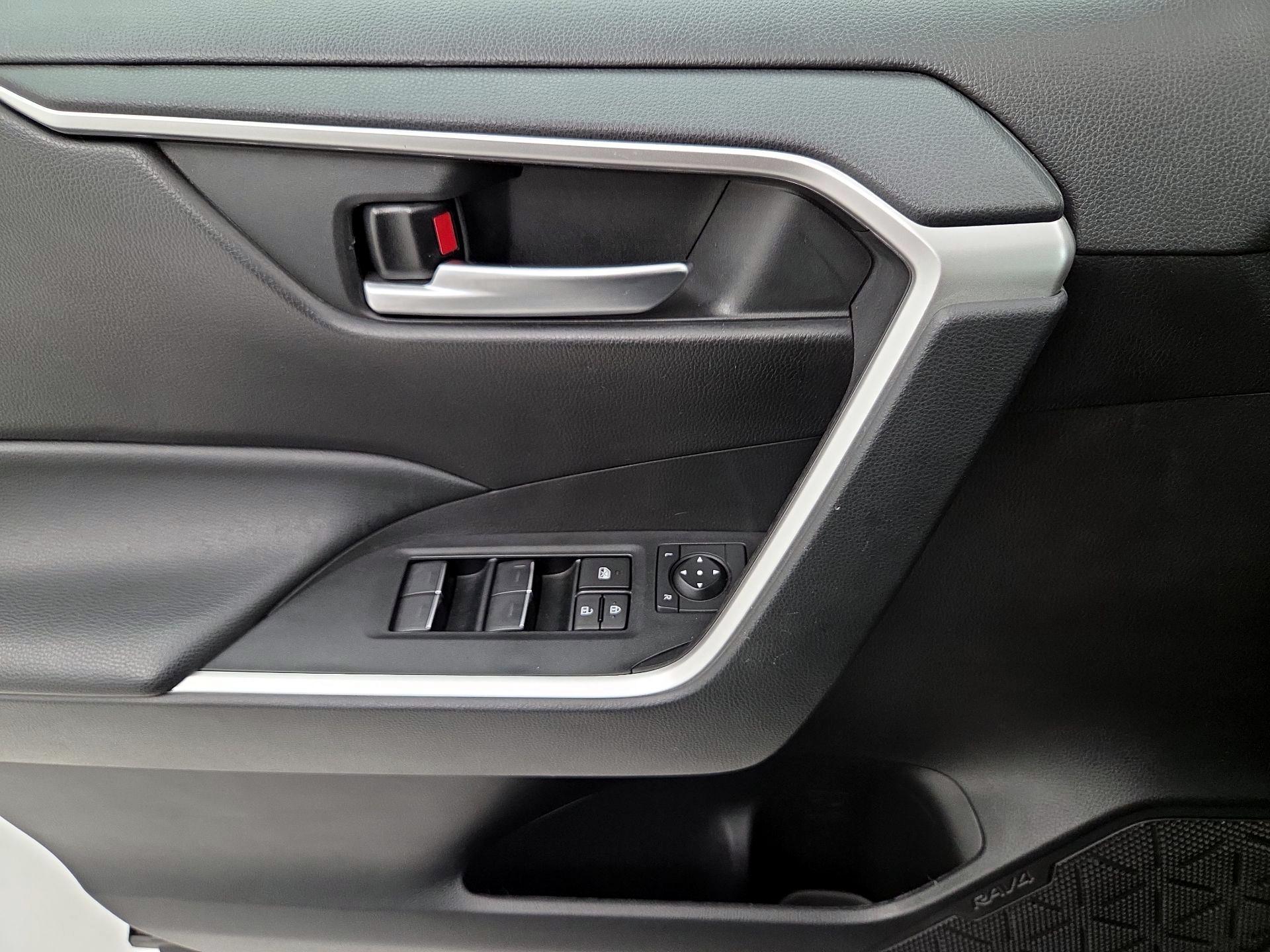 Thumbnail: 2024 Toyota RAV4 - 12