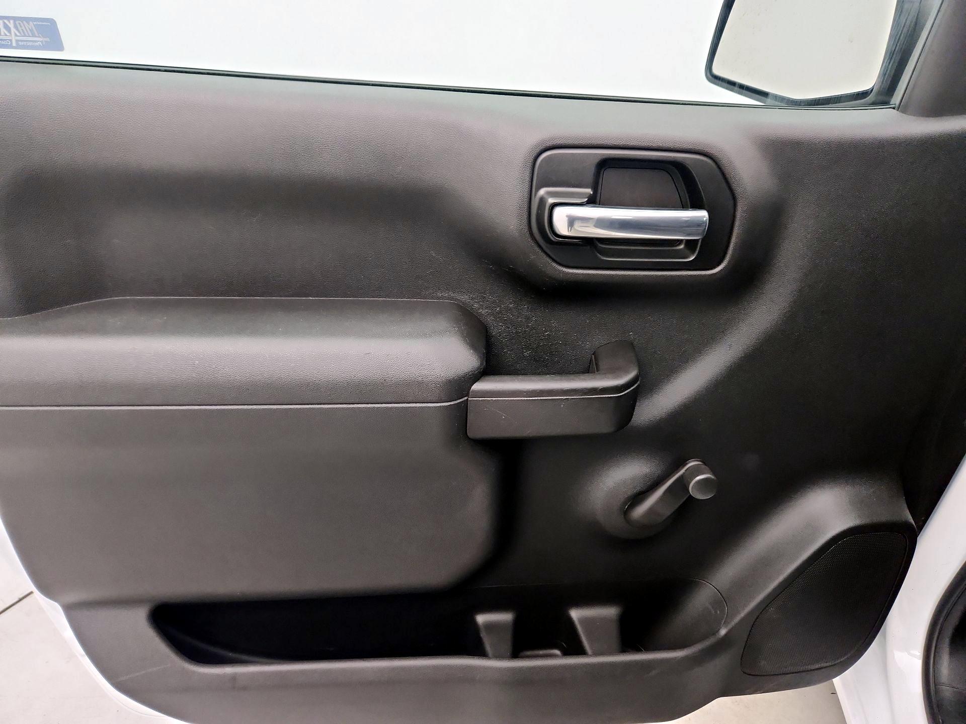 Thumbnail: 2019 Chevrolet Silverado 1500 - 12