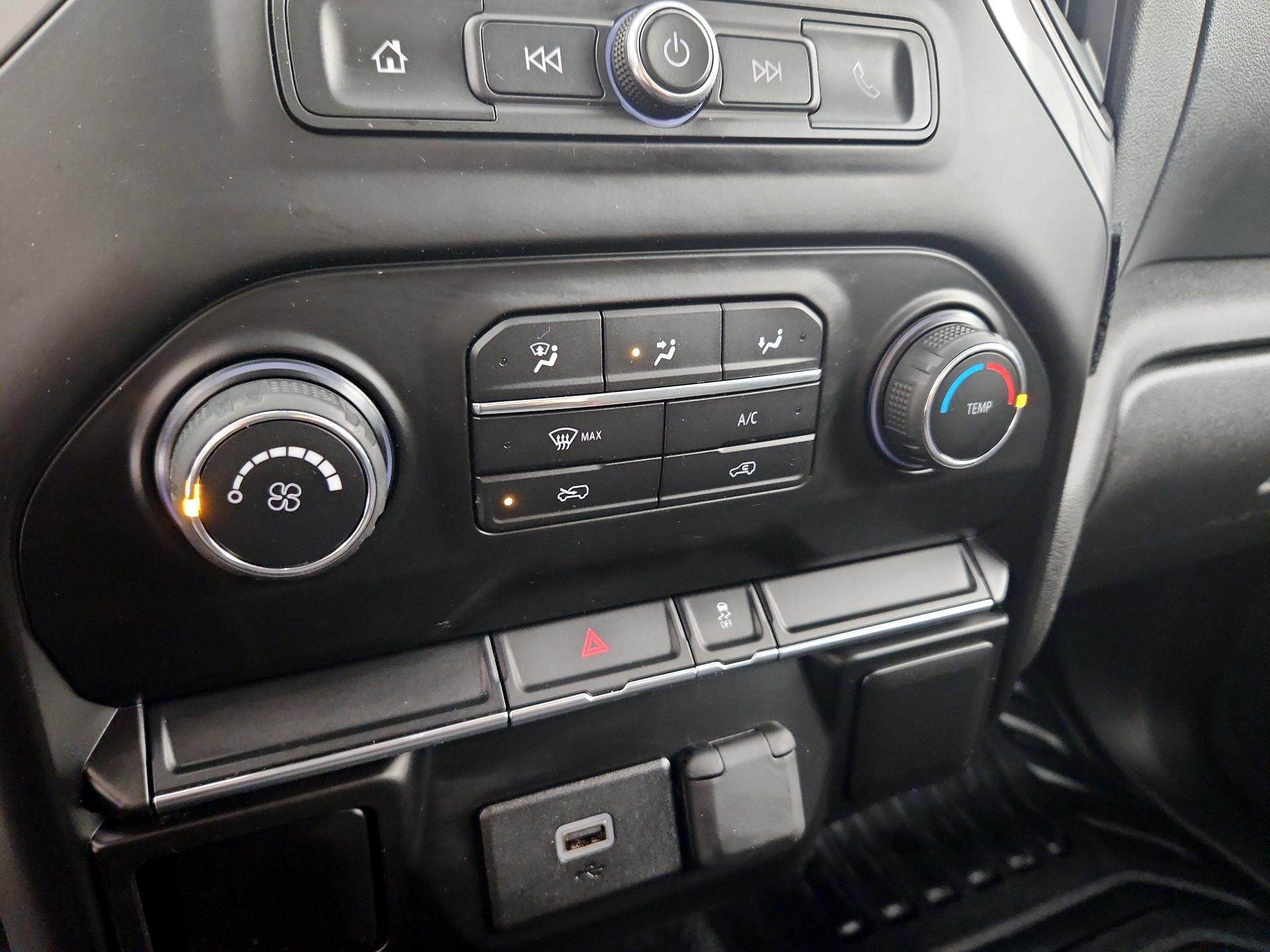 Thumbnail: 2019 Chevrolet Silverado 1500 - 16