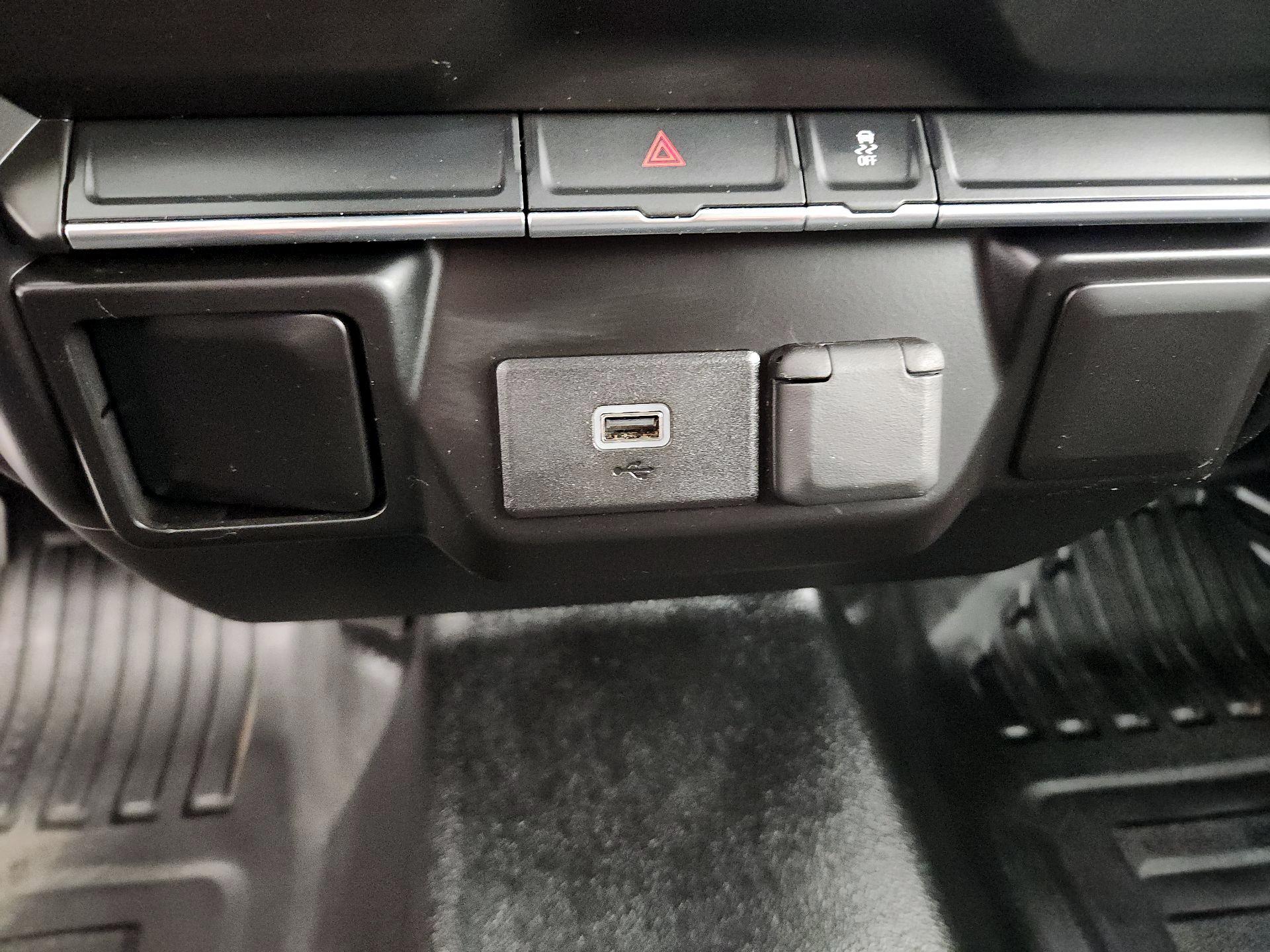 Thumbnail: 2019 Chevrolet Silverado 1500 - 18