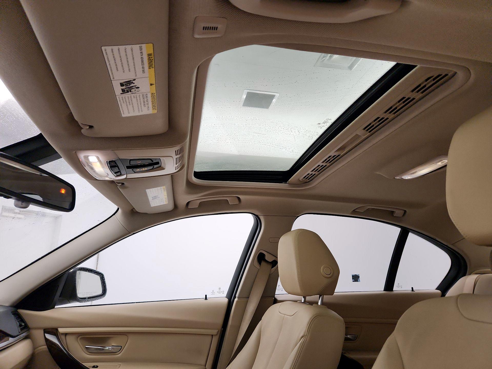 Thumbnail: 2015 BMW 3 Series - 18