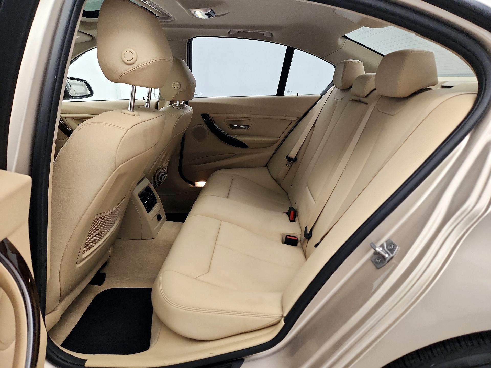 Thumbnail: 2015 BMW 3 Series - 19