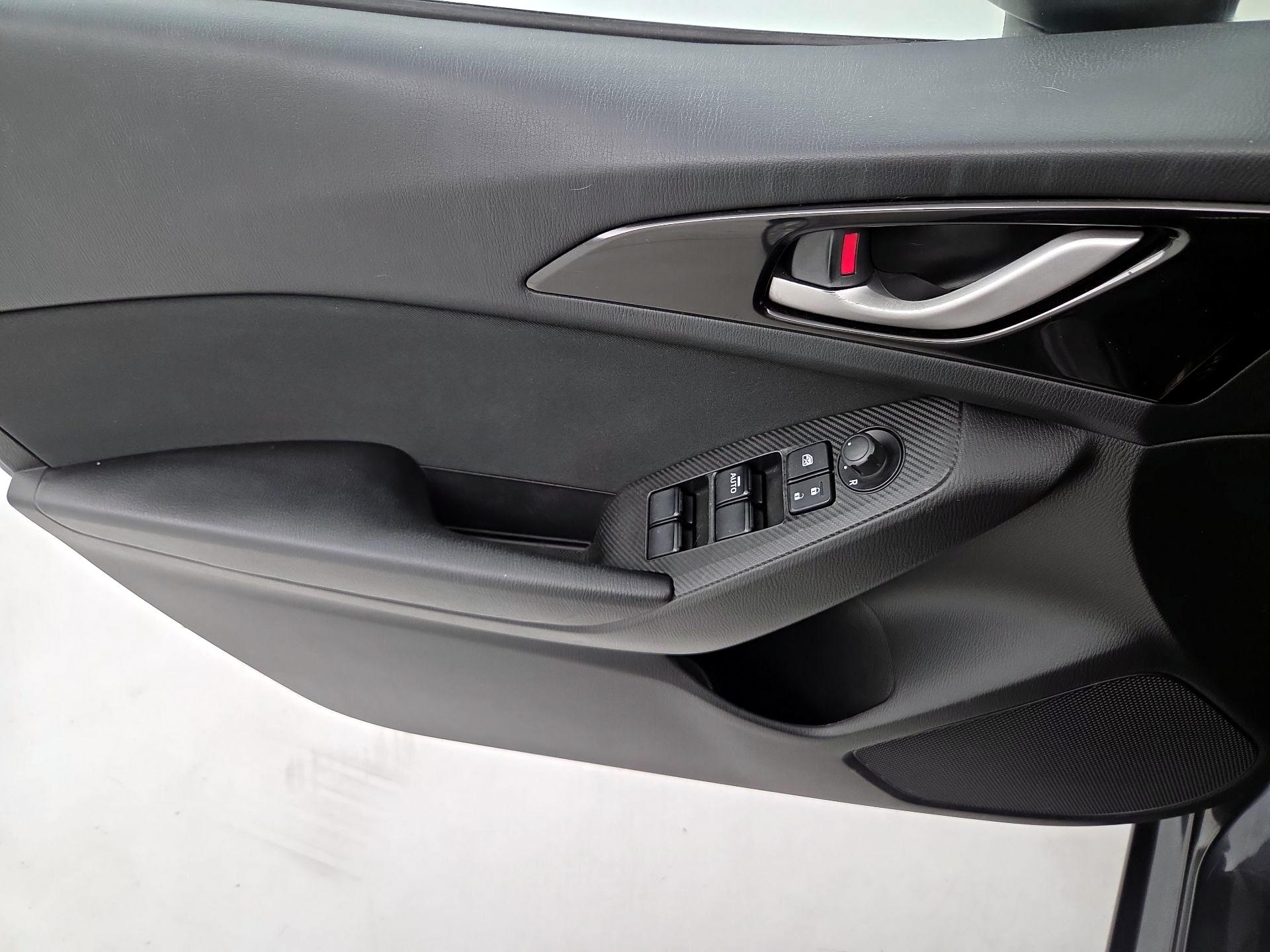 Thumbnail: 2016 Mazda Mazda3 - 12