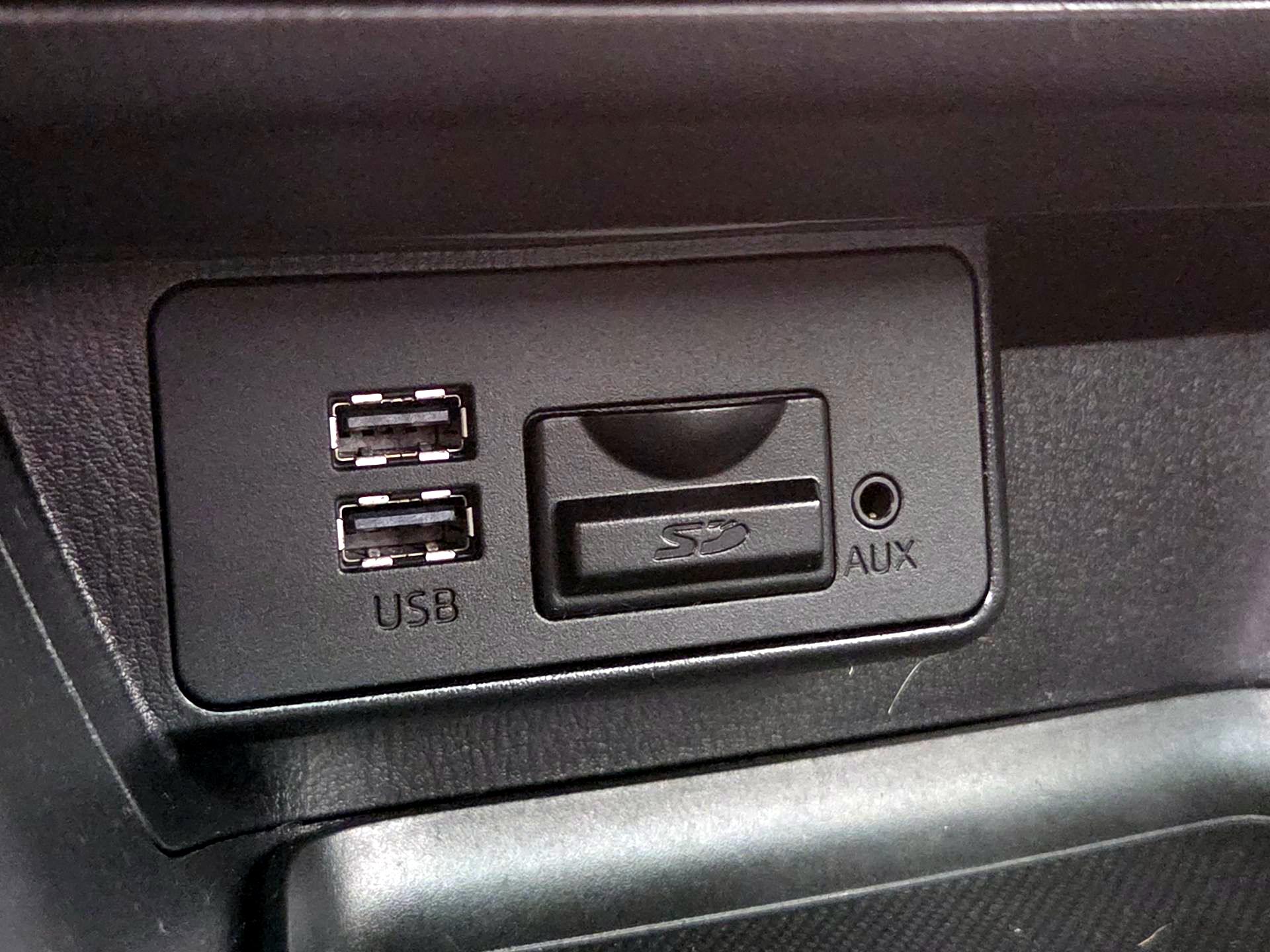 Thumbnail: 2016 Mazda Mazda3 - 18