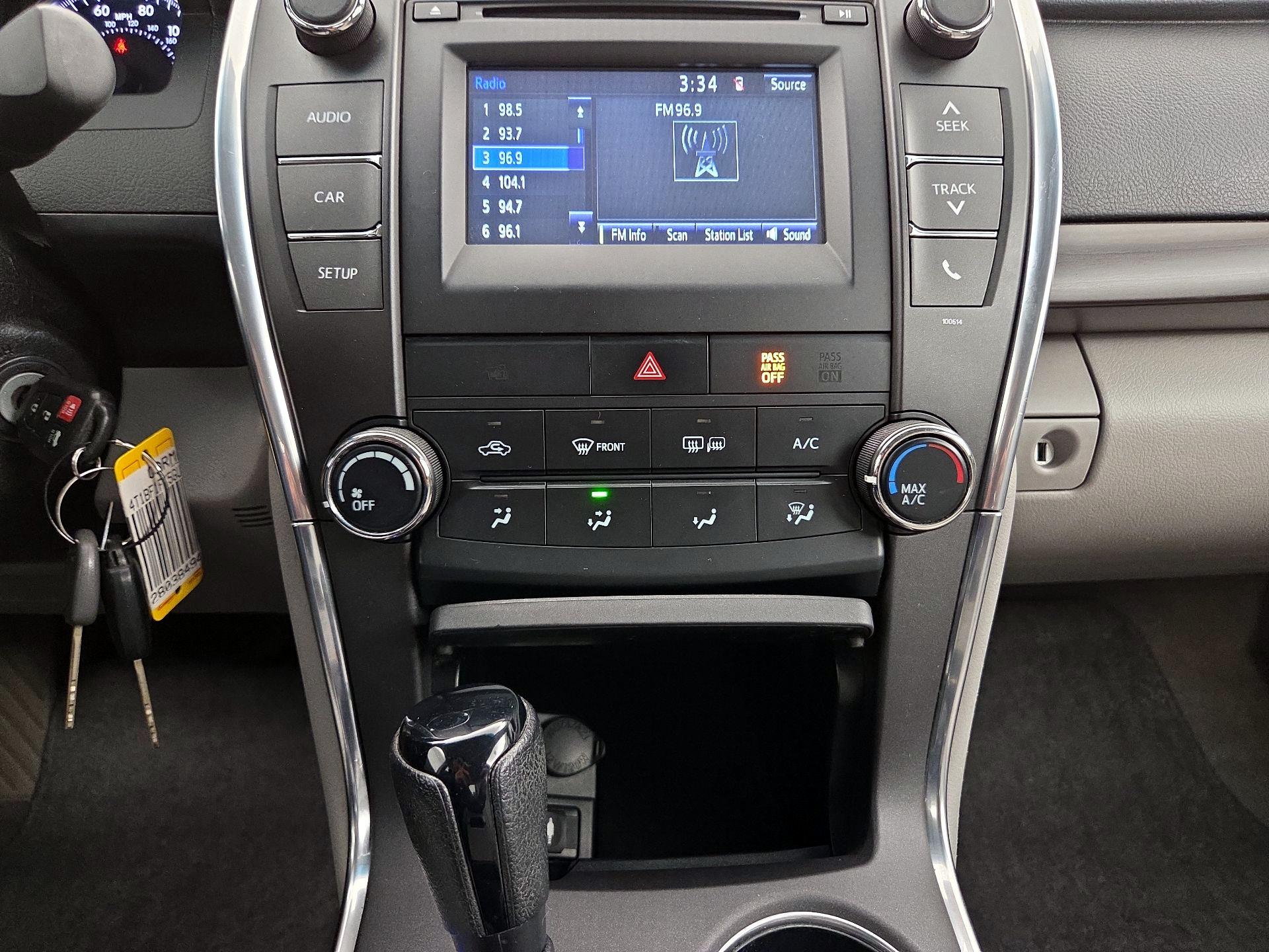 Thumbnail: 2016 Toyota Camry - 16