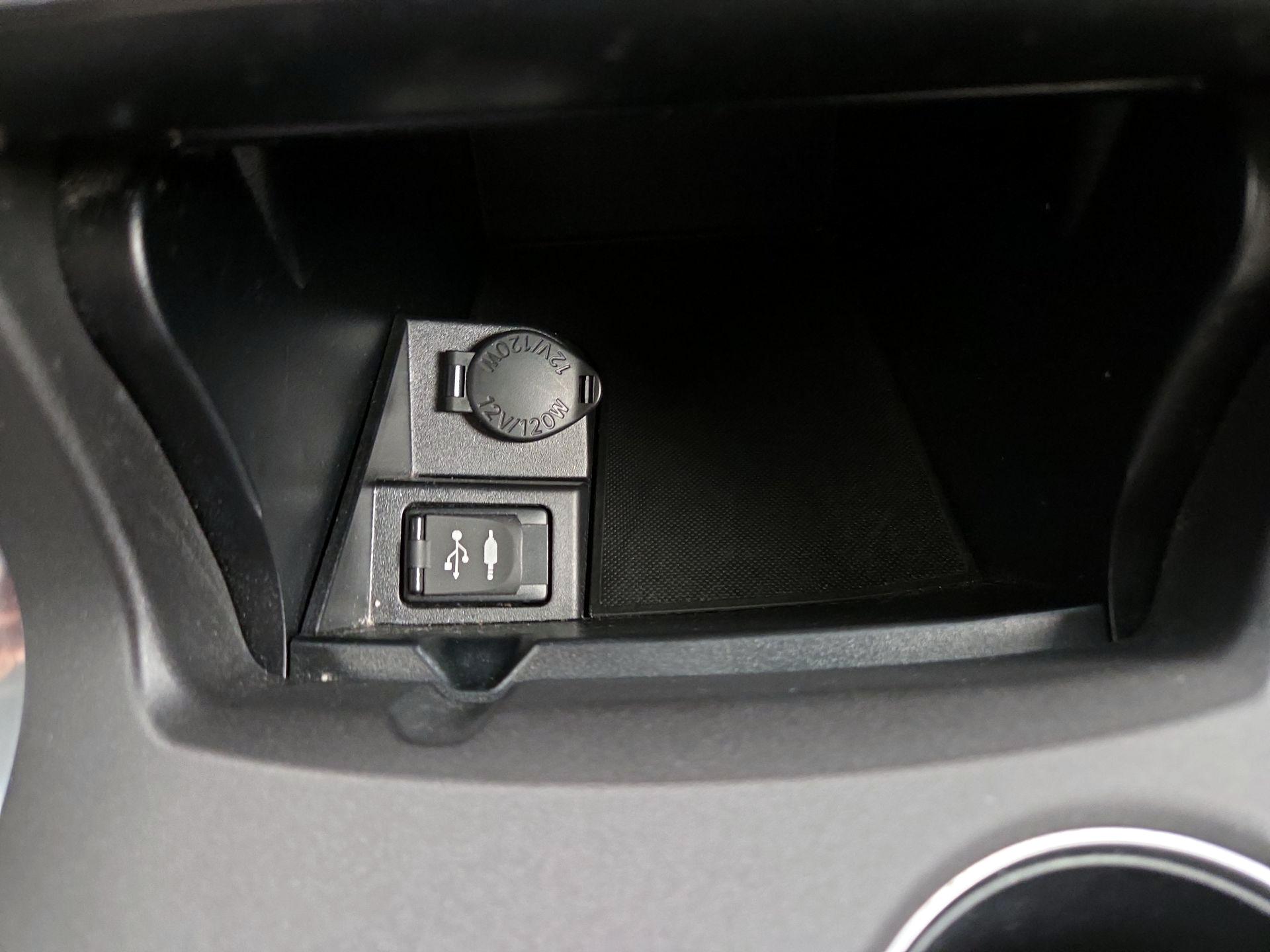 Thumbnail: 2016 Toyota Camry - 18