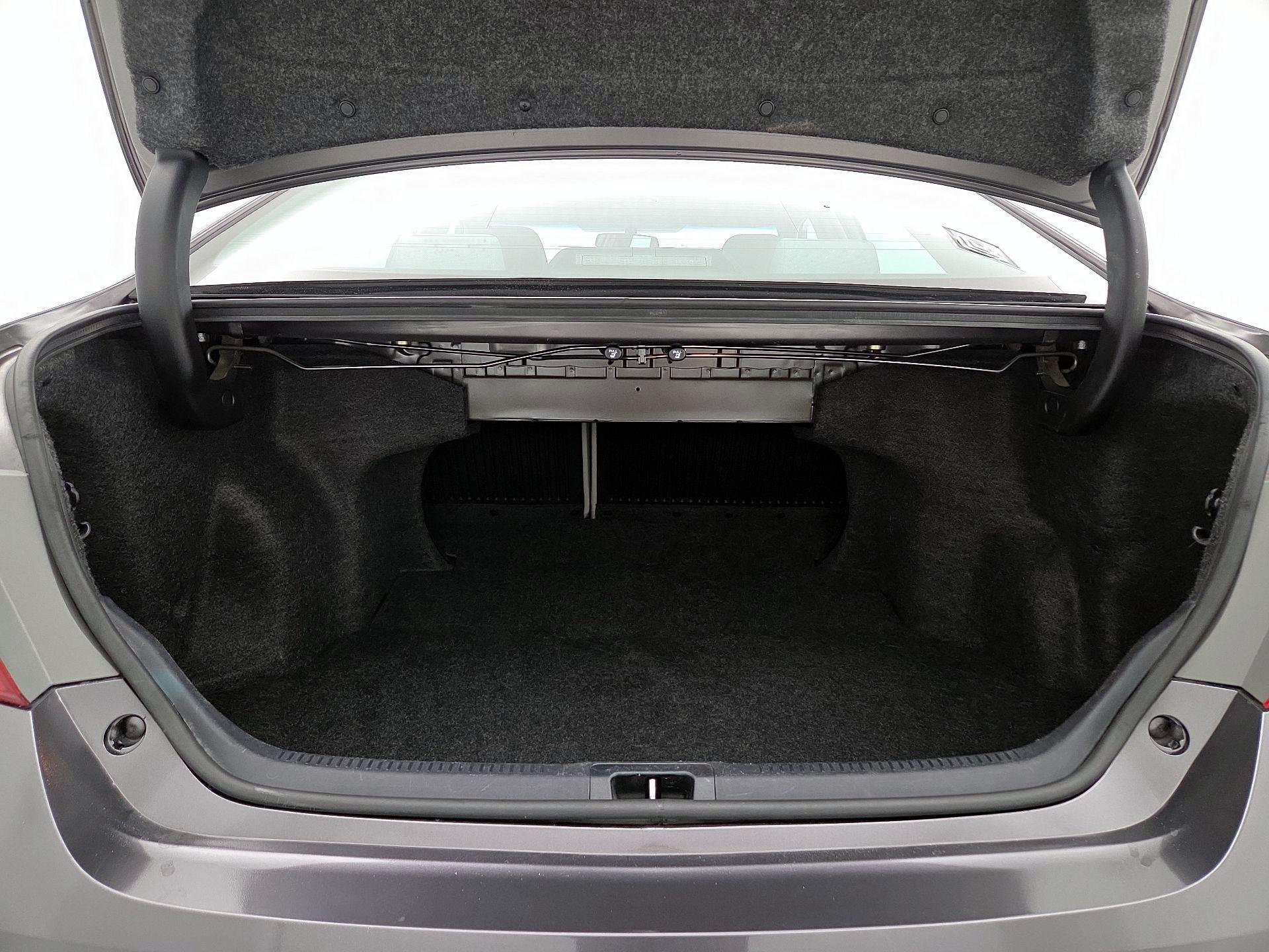 Thumbnail: 2016 Toyota Camry - 20